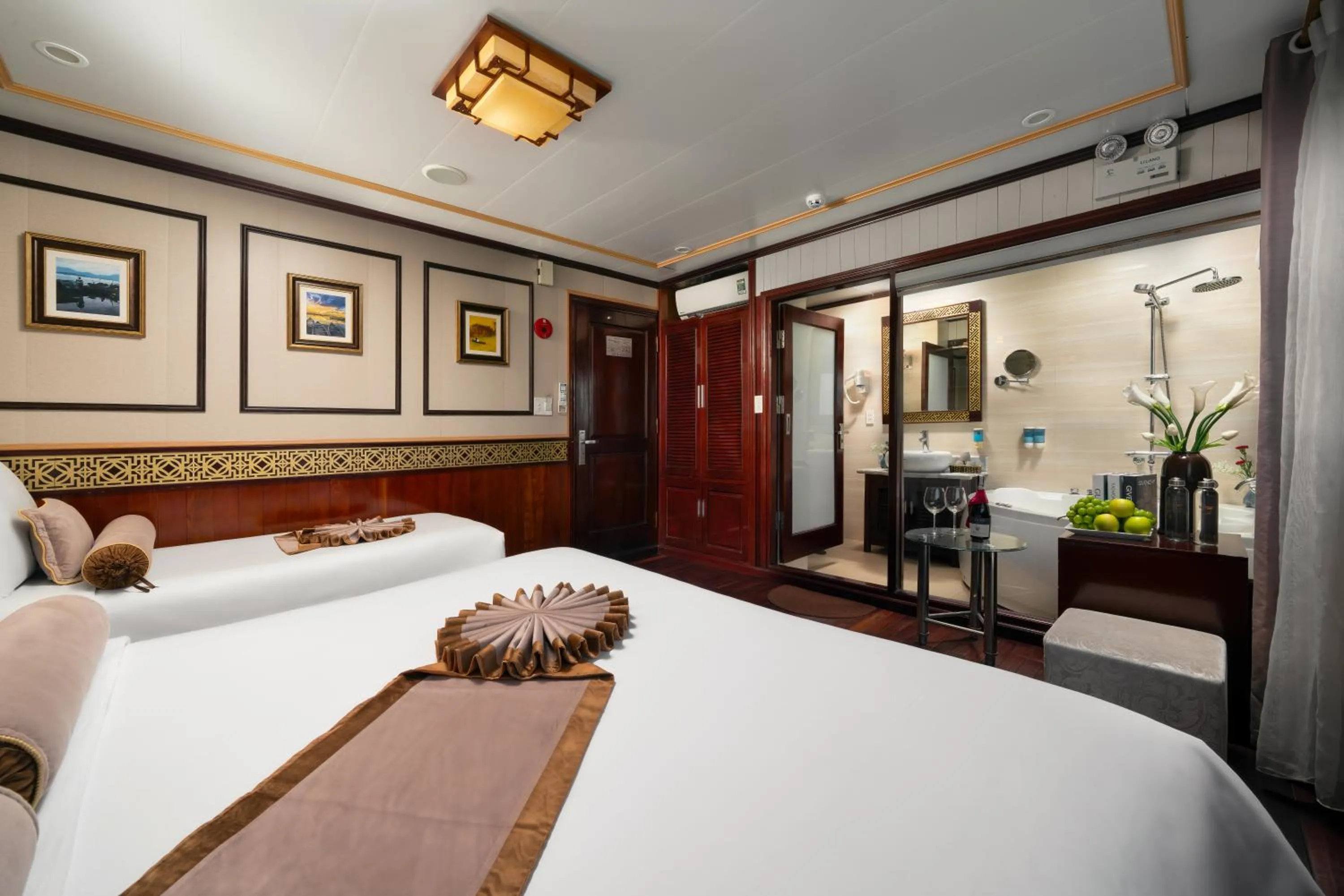 Bedroom, Bed in Swan Cruises Halong
