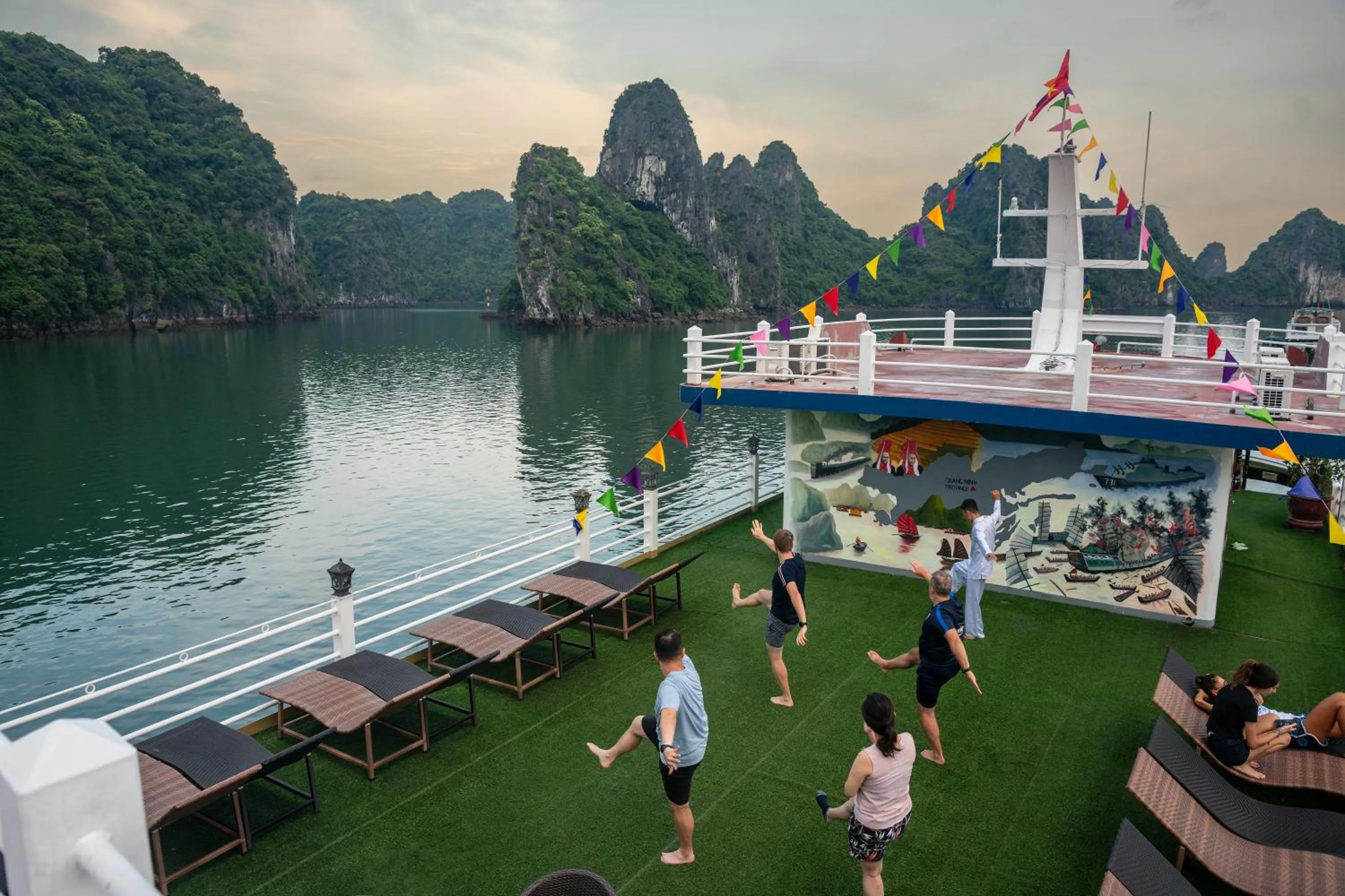 Activities in Swan Cruises Halong