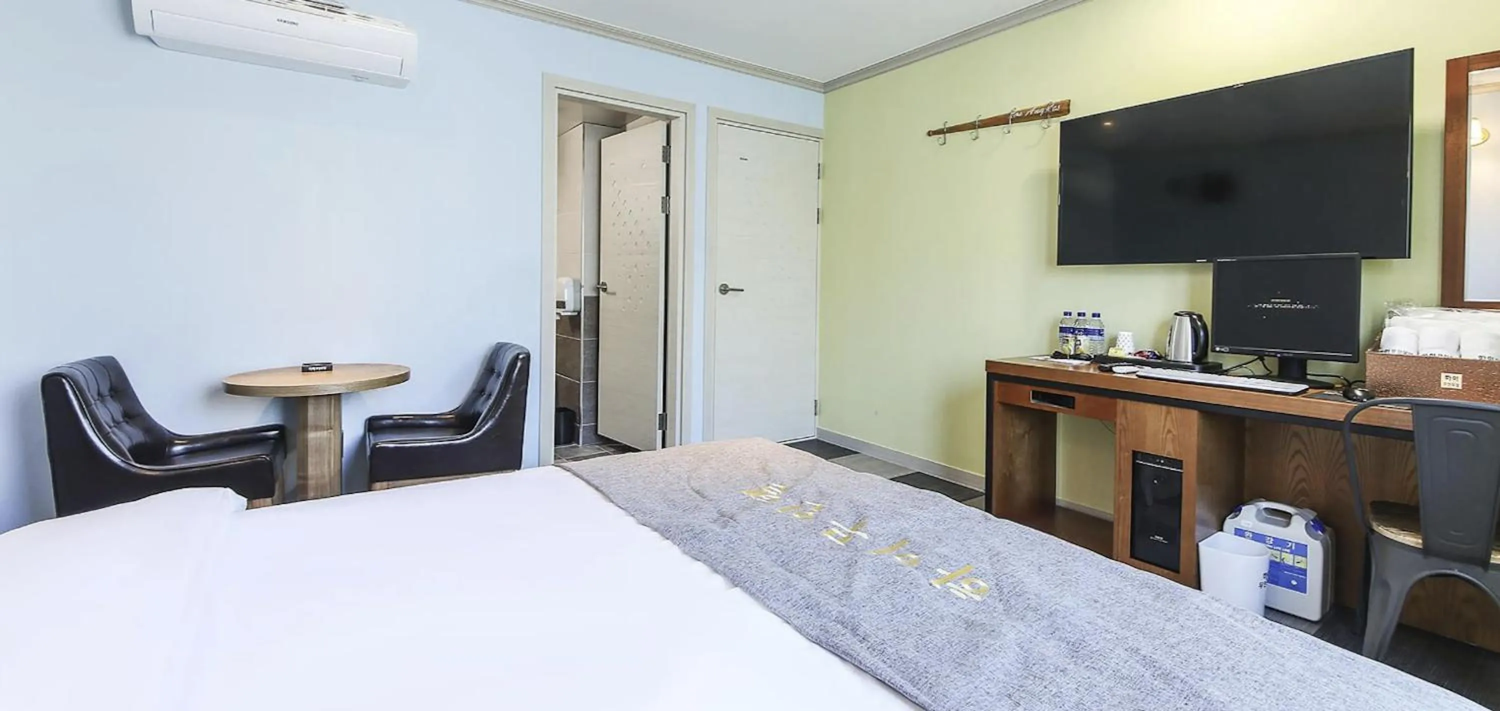 Bed in Yeosu Hi Motel