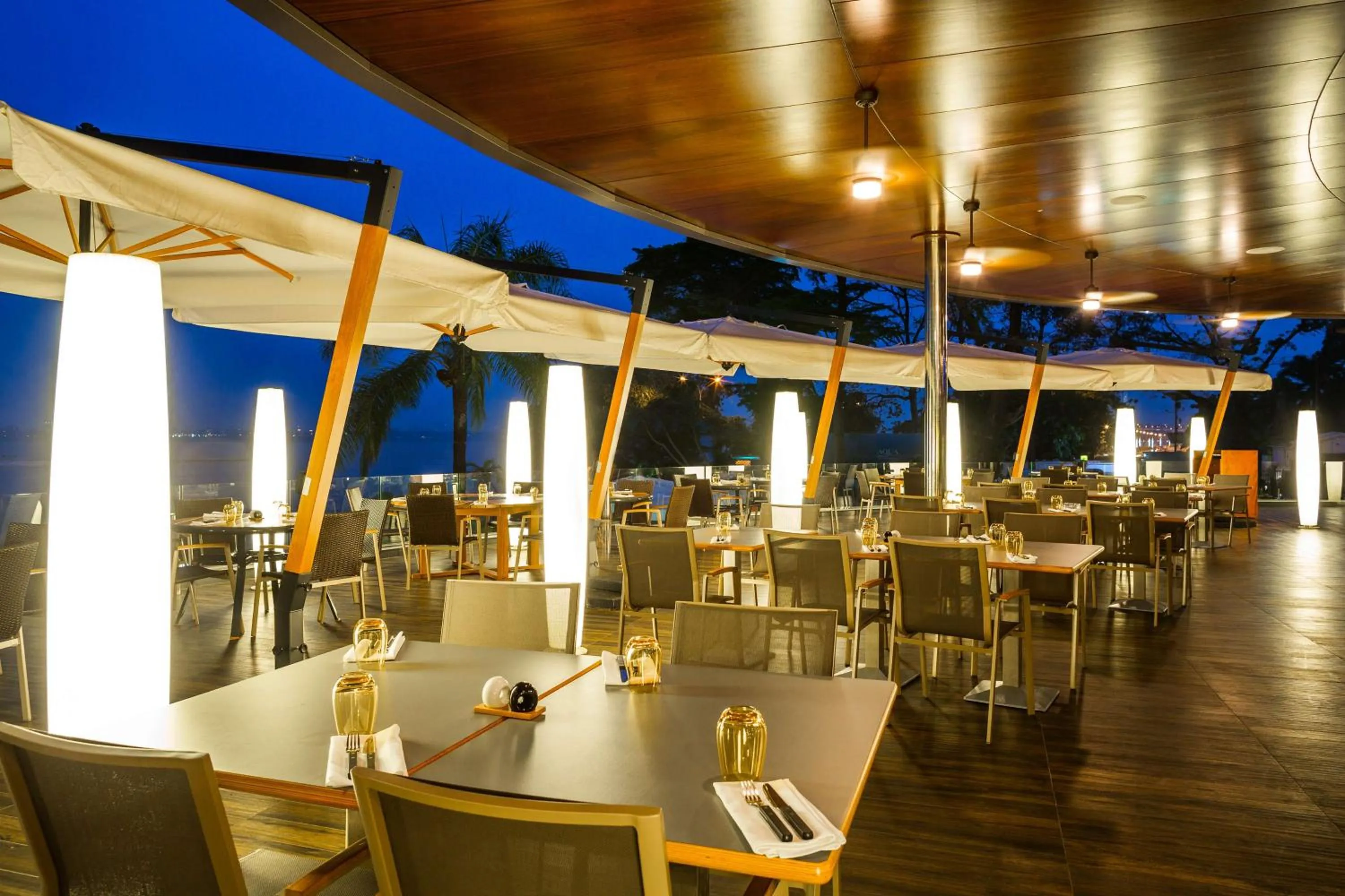 Restaurant/places to eat in Radisson Blu M'Bamou Palace Hotel, Brazzaville