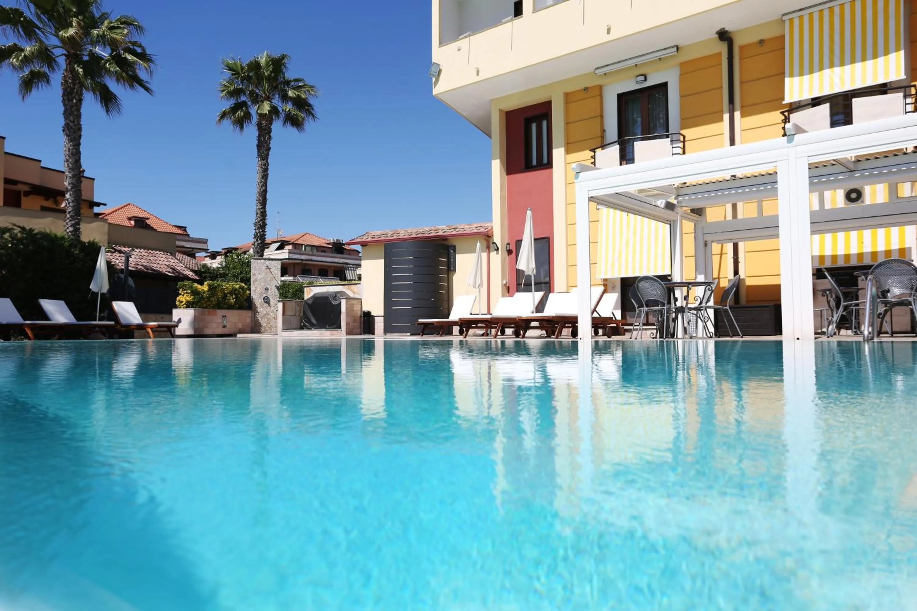 Swimming pool in Hotel Agora Sure Hotel Collection by Best Western