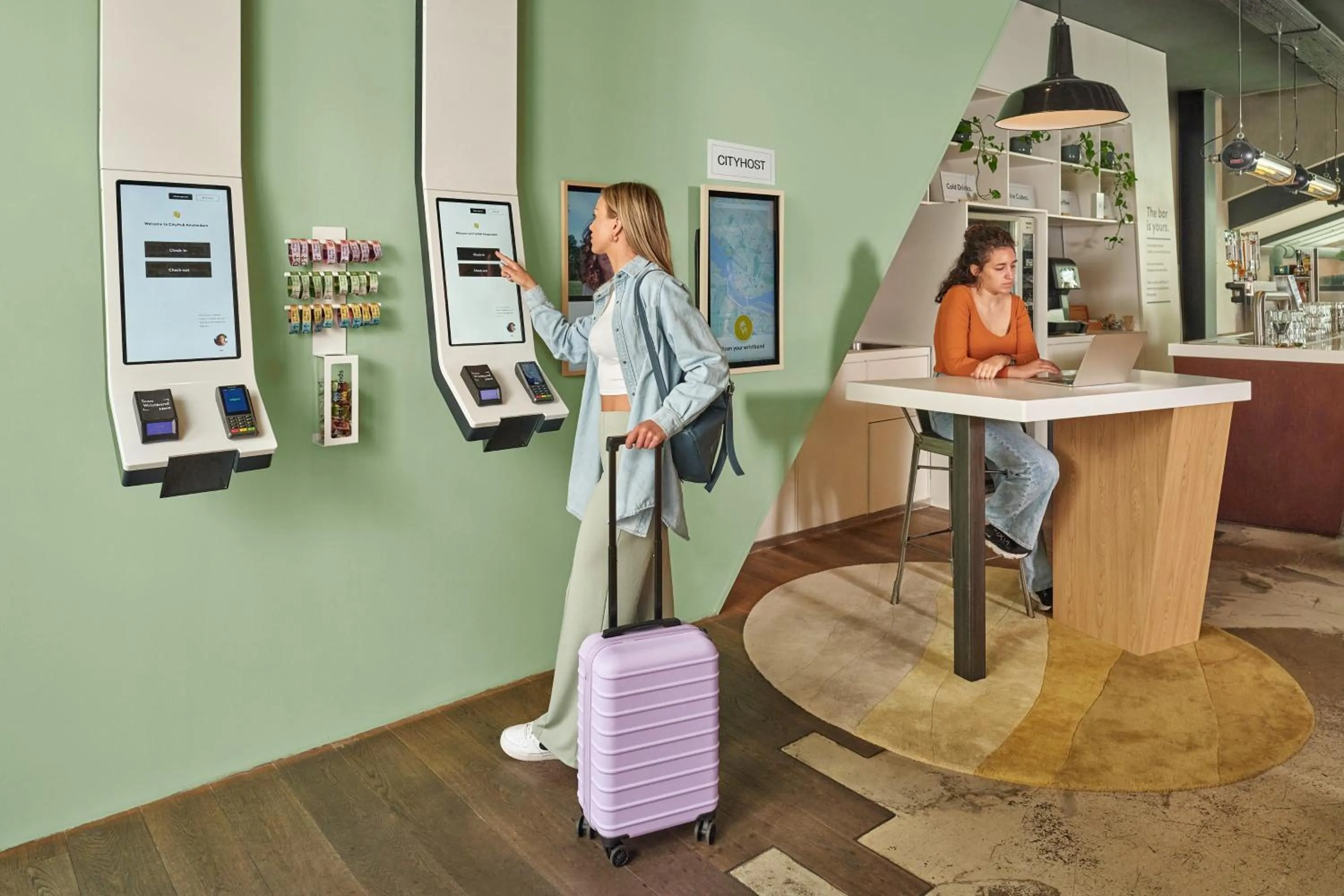 Facade/entrance in CityHub Amsterdam