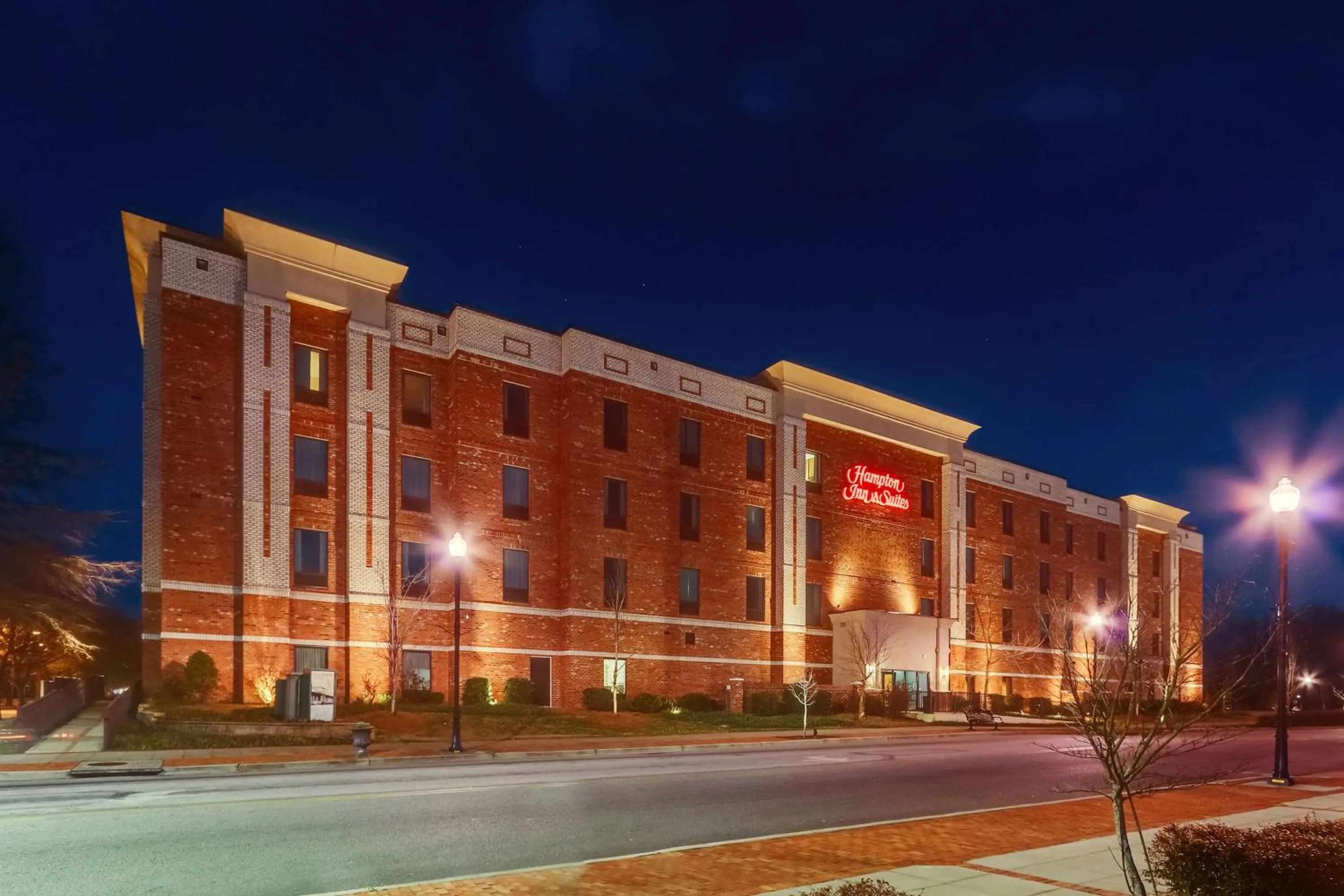 Property building in Hampton Inn & Suites - Hartsville, SC