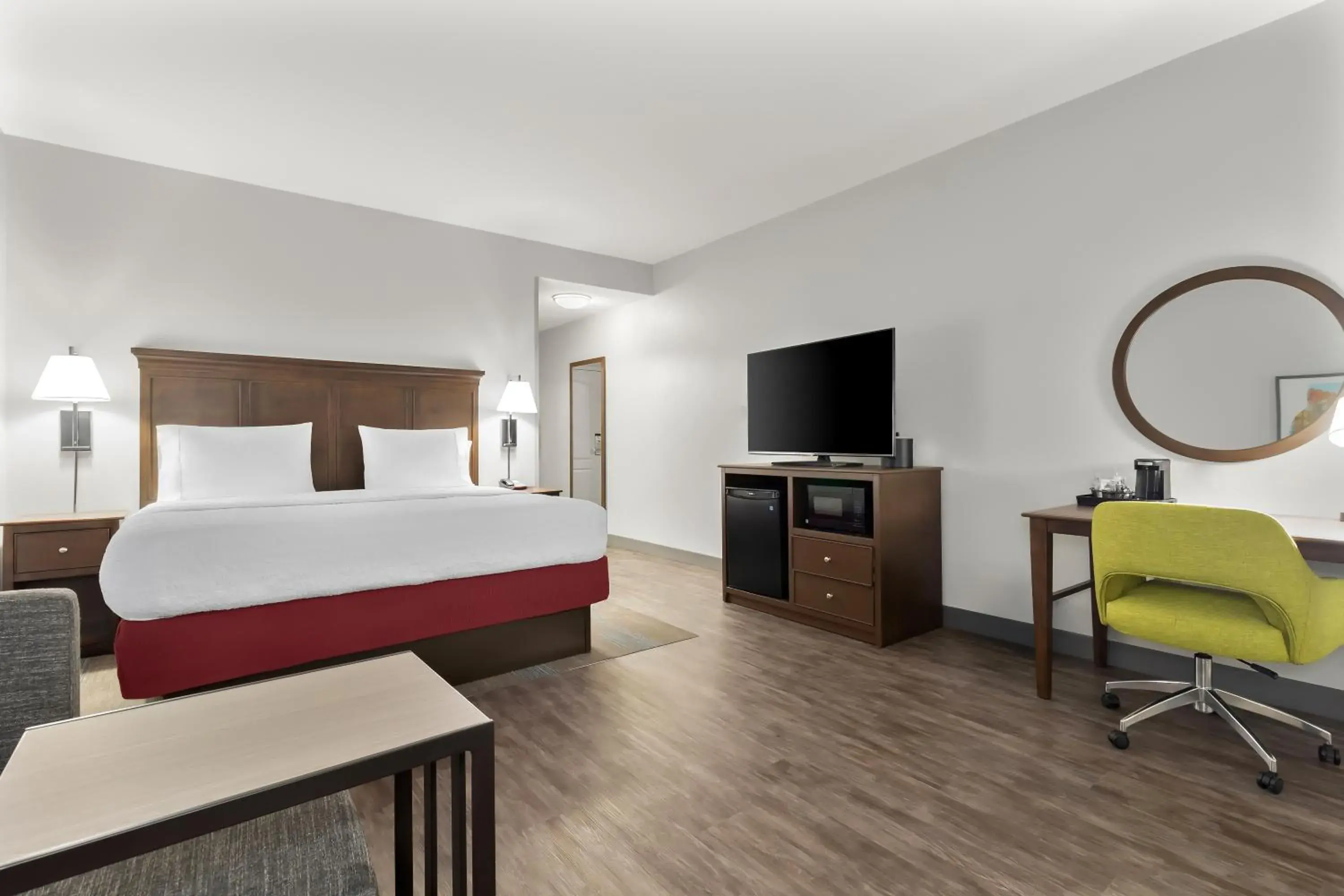 King Room with Sofa Bed - Hearing Accessible/Non-Smoking in Hampton Inn & Suites - Hartsville, SC King Room with Sofa Bed - Hearing Accessible/Non-Smoking in Hampton Inn & Suites - Hartsville, SC