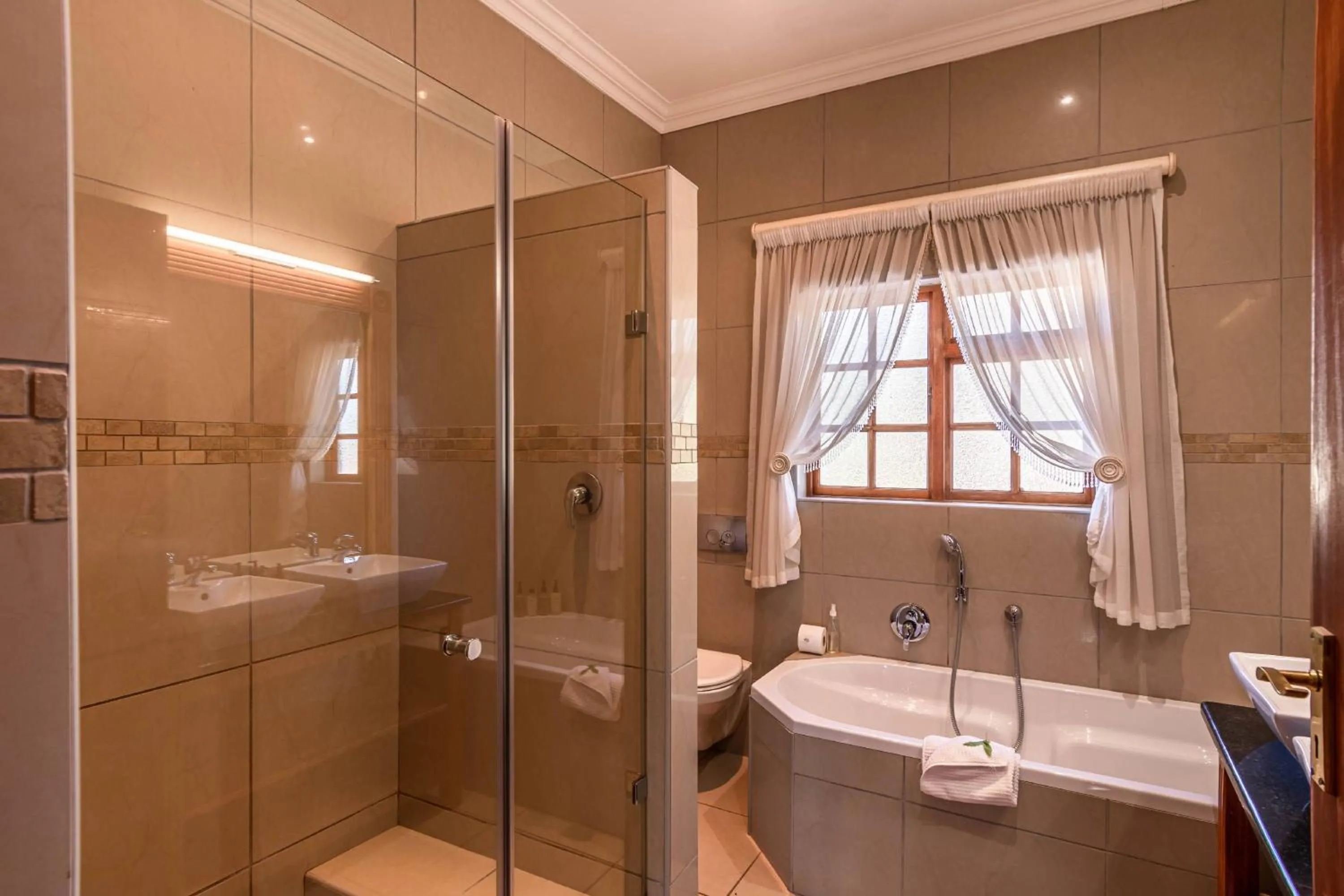 Shower in Mooiplaas Guesthouse