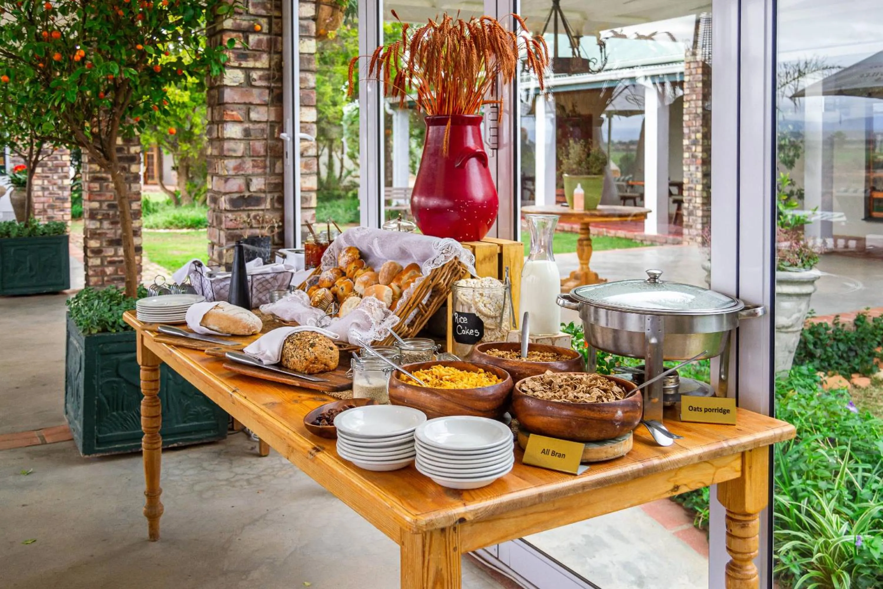 Breakfast in Mooiplaas Guesthouse