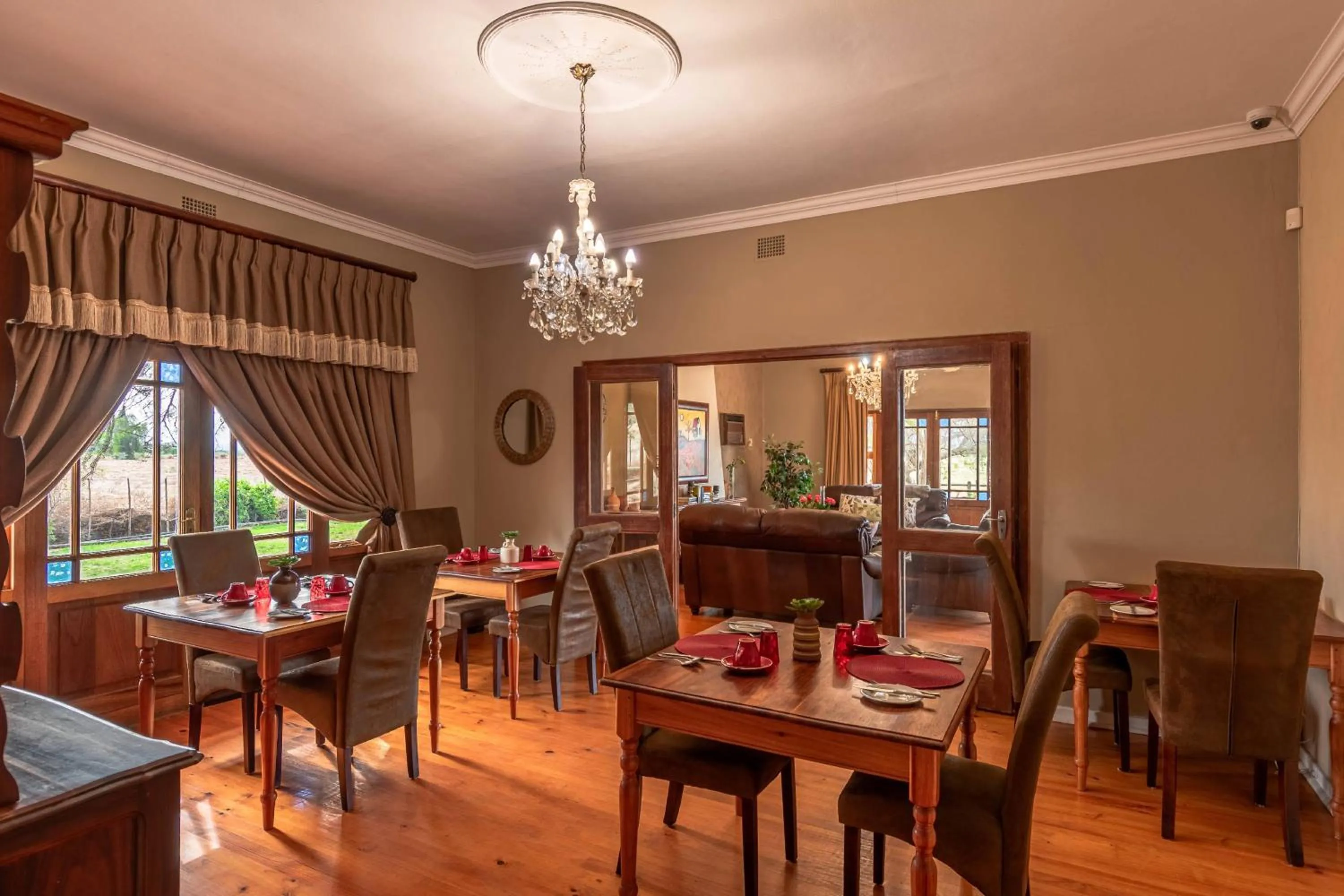 Breakfast in Mooiplaas Guesthouse