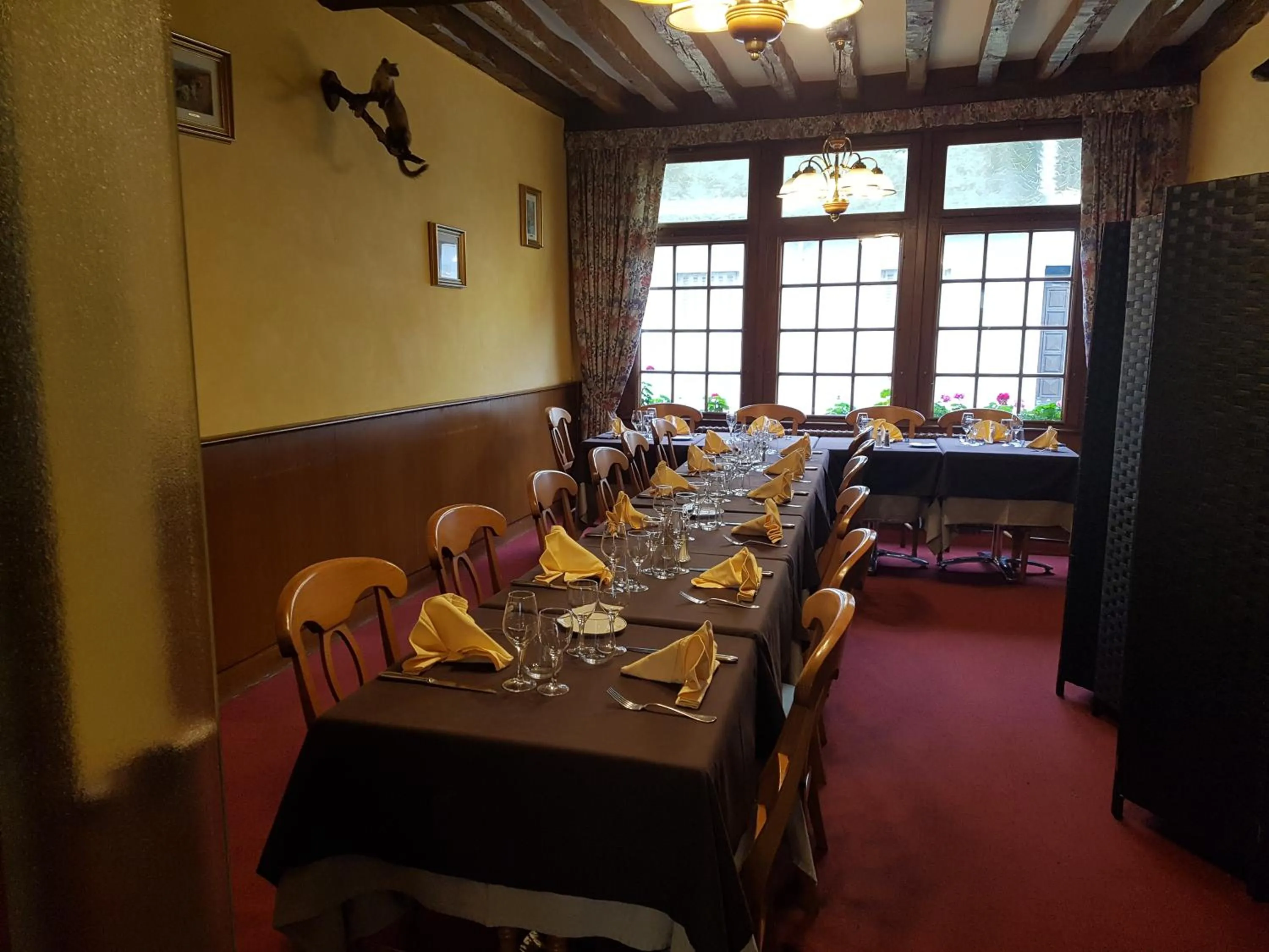Banquet/Function facilities in Logis Hôtel Saint-Hubert
