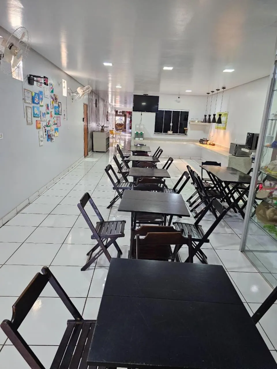 Restaurant/places to eat in New Center Hotel