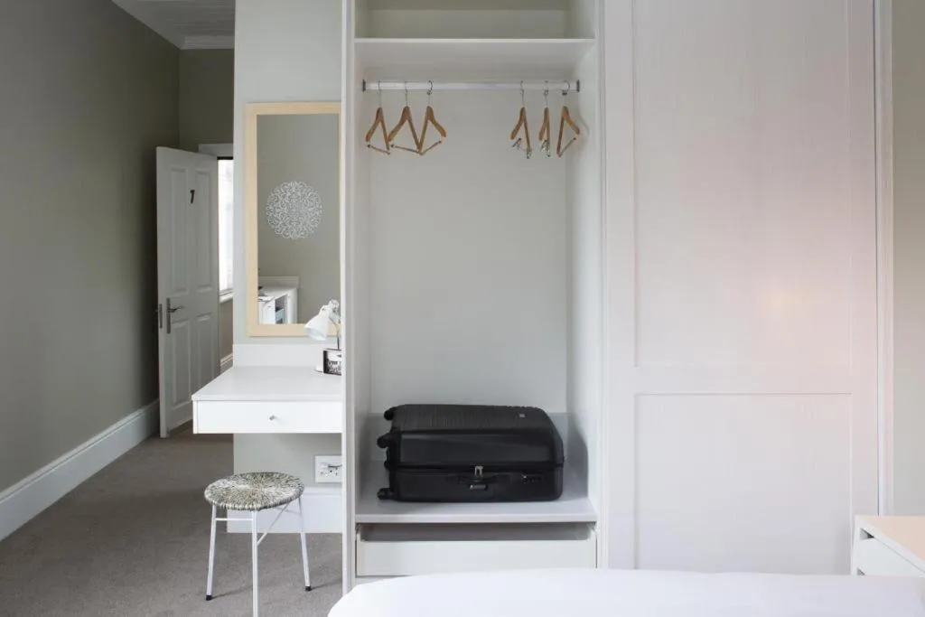 Bedroom, Bed in Summerwood Guest House