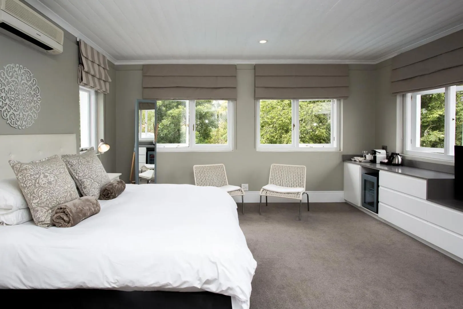 Garden view, Bed in Summerwood Guest House