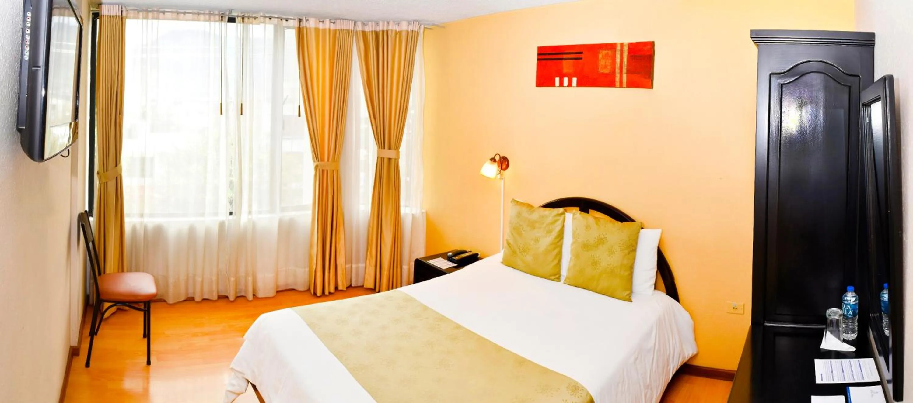 Bedroom, Bed in Hotel Montecarlo