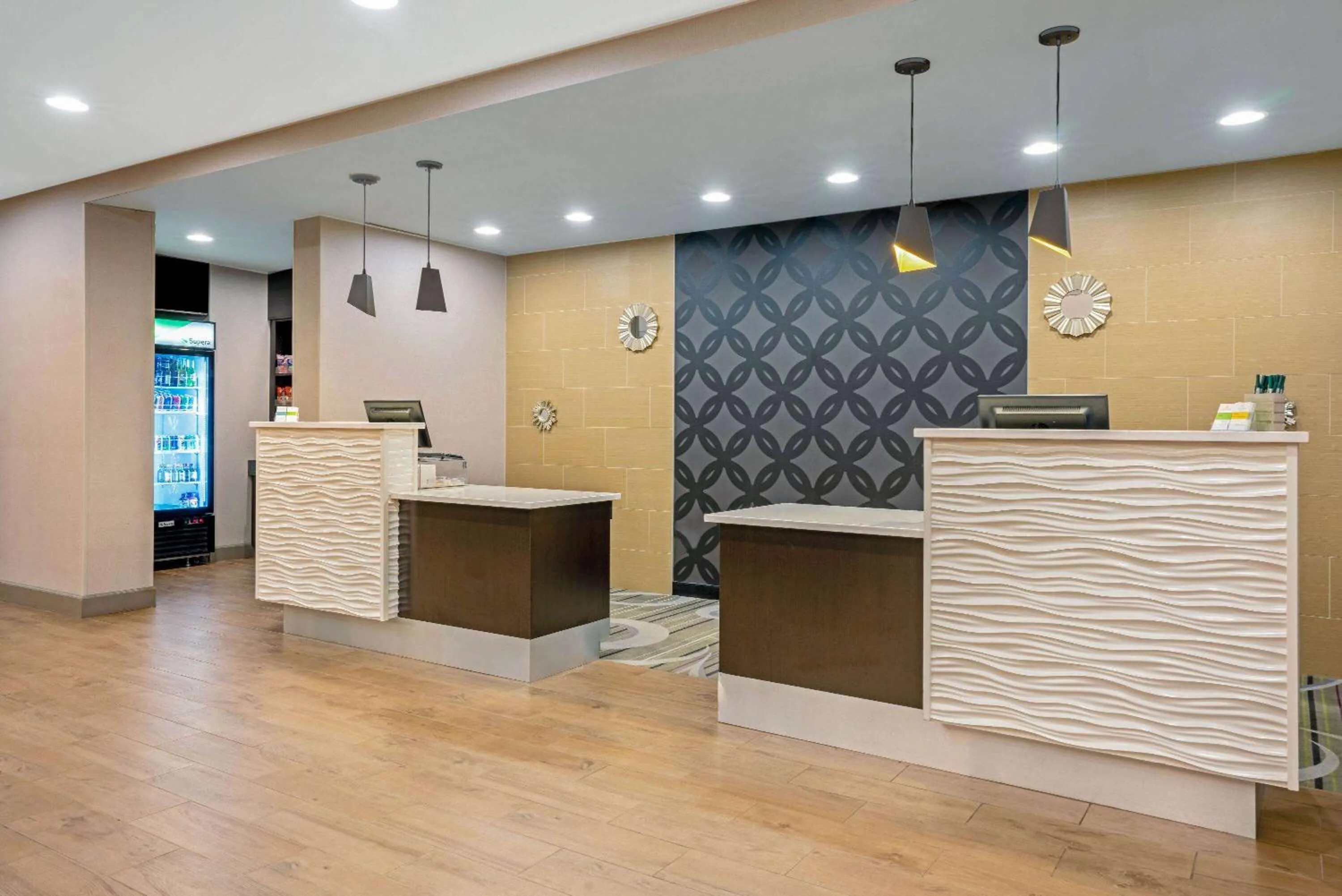 Lobby or reception in La Quinta by Wyndham Tumwater - Olympia