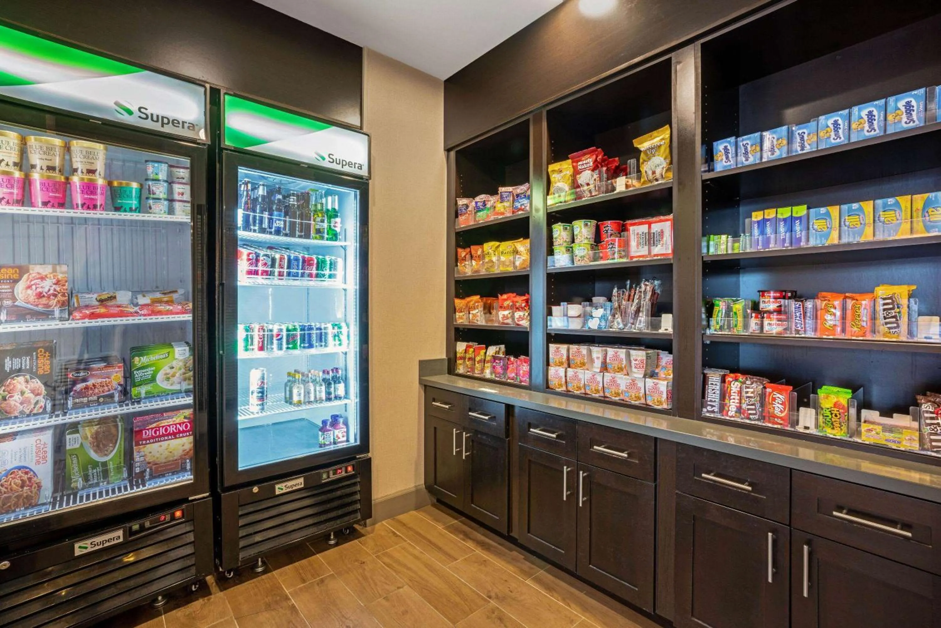 Food and drinks in La Quinta by Wyndham Tumwater - Olympia