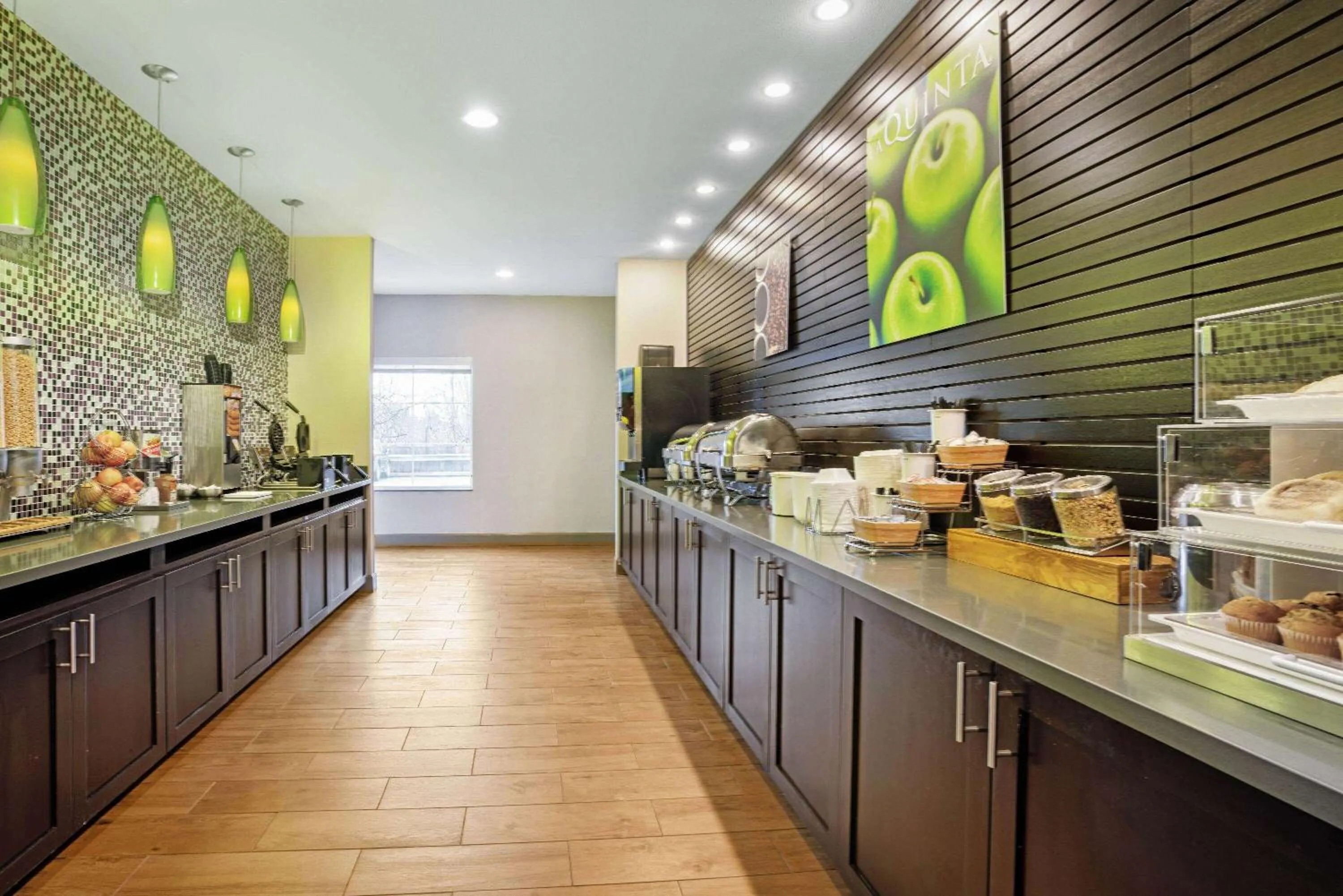 Breakfast in La Quinta by Wyndham Tumwater - Olympia