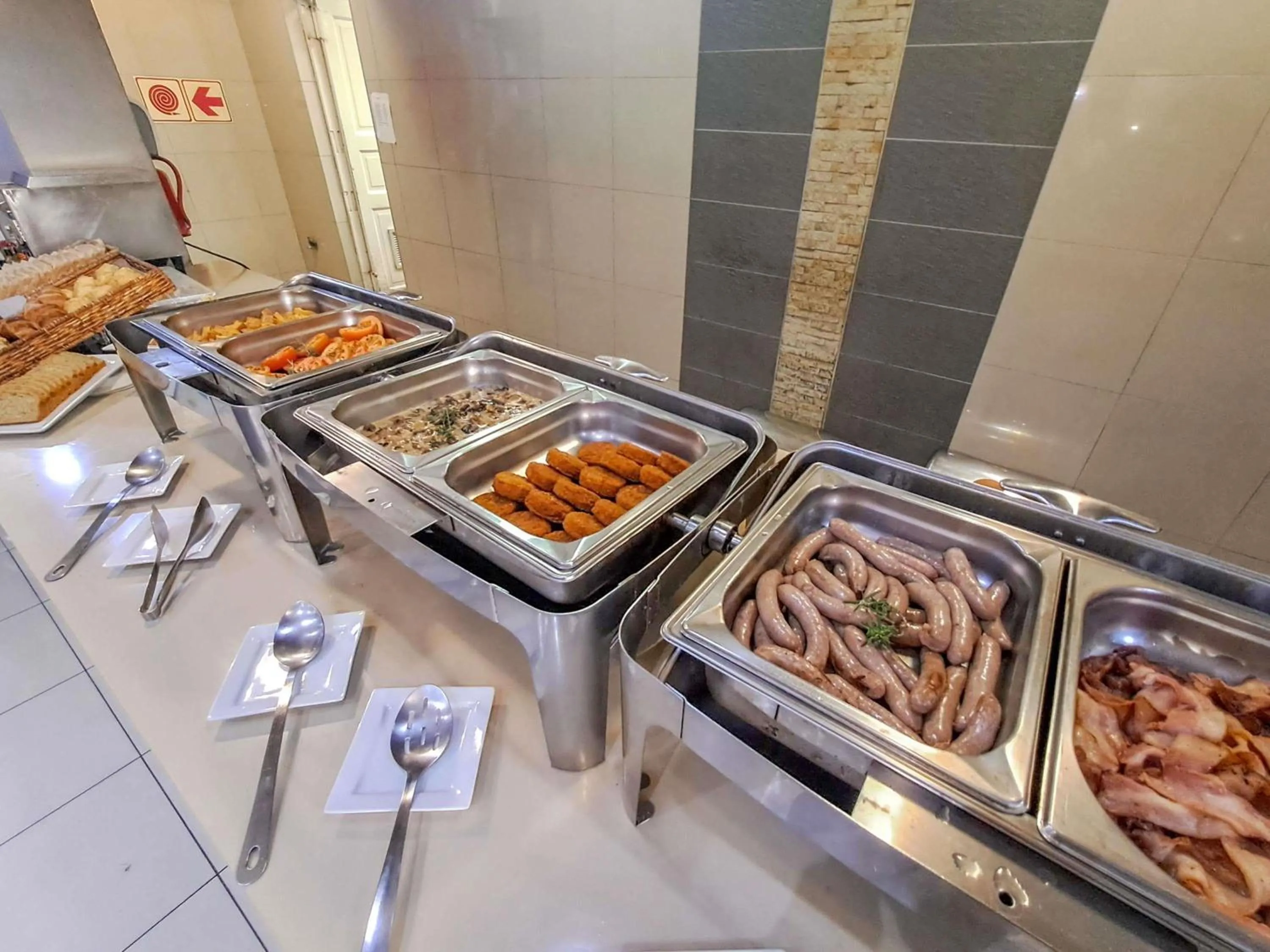 Restaurant/places to eat in Mercure Hotel Nelspruit