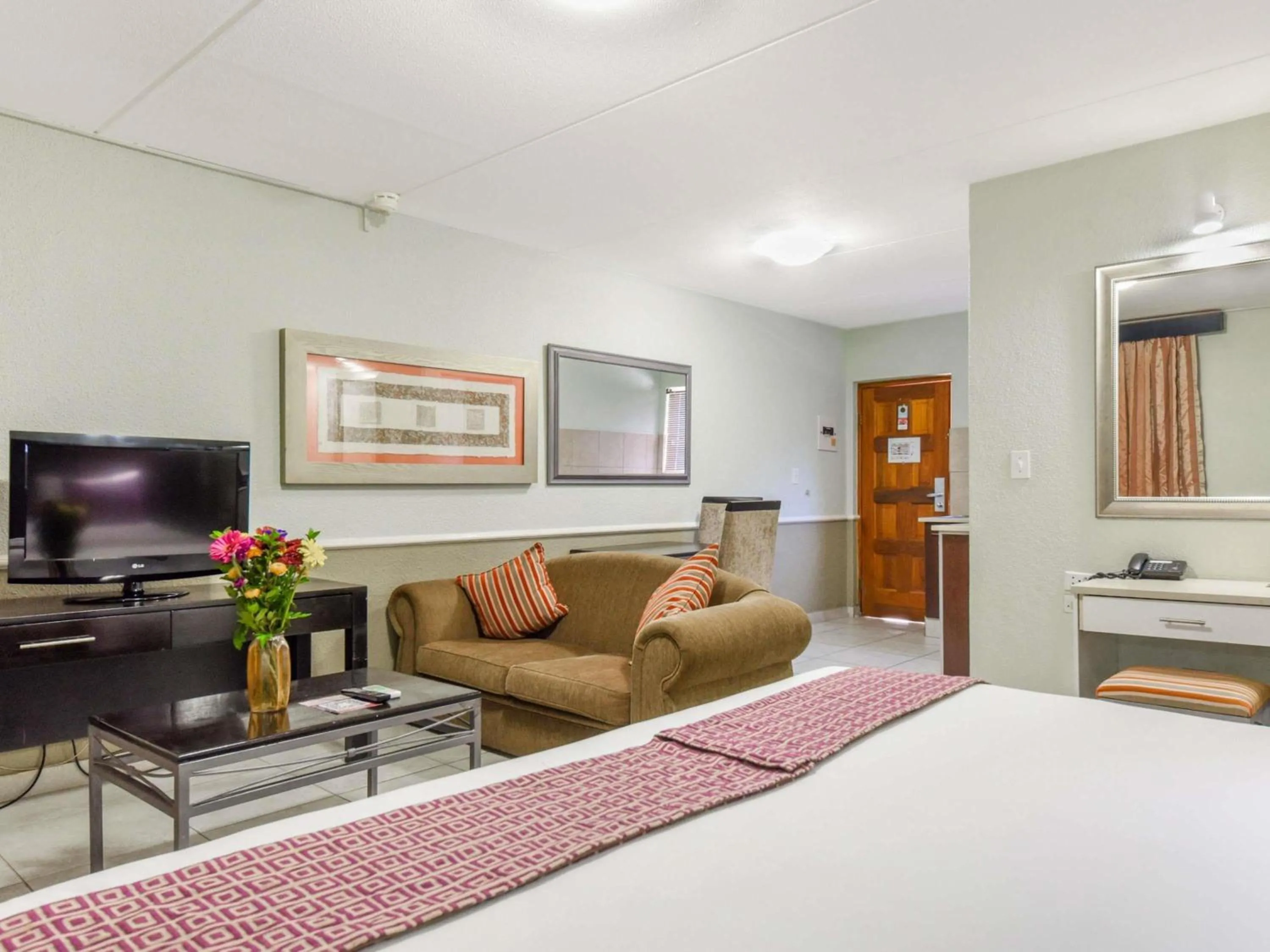 Bedroom in Mercure Hotel Nelspruit