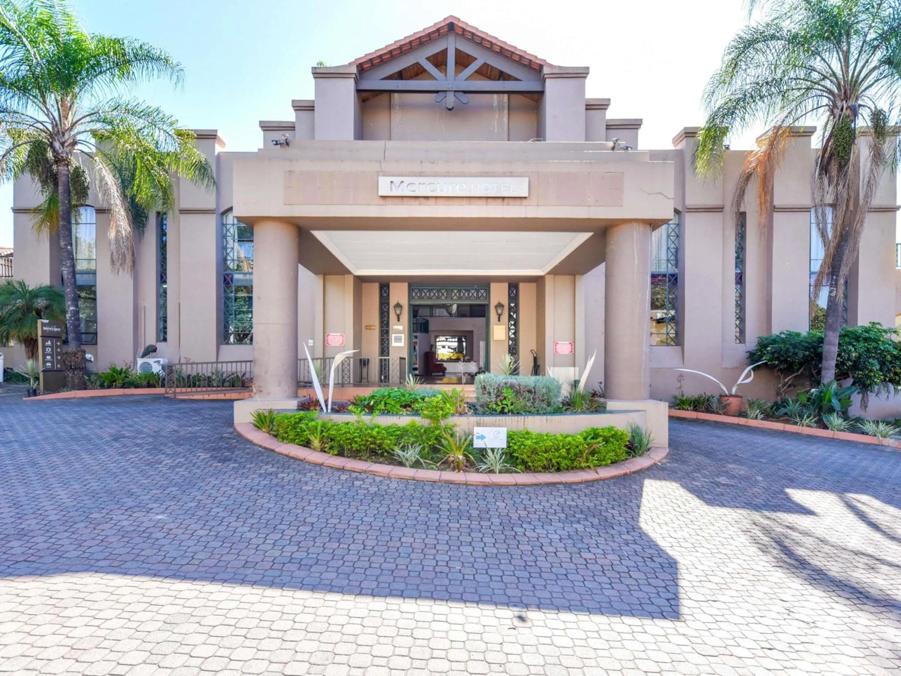 Property building in Mercure Hotel Nelspruit