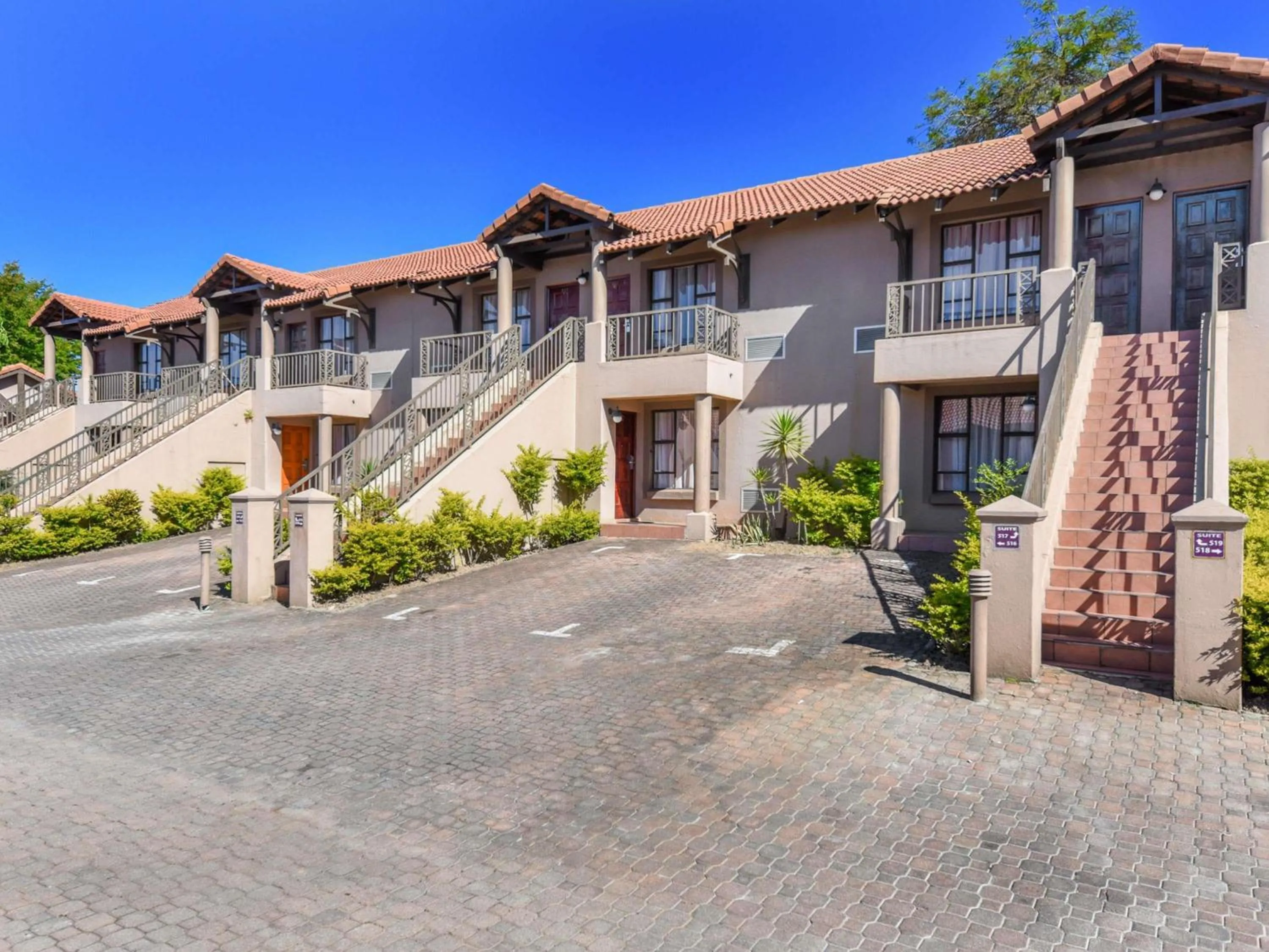 Property building in Mercure Hotel Nelspruit