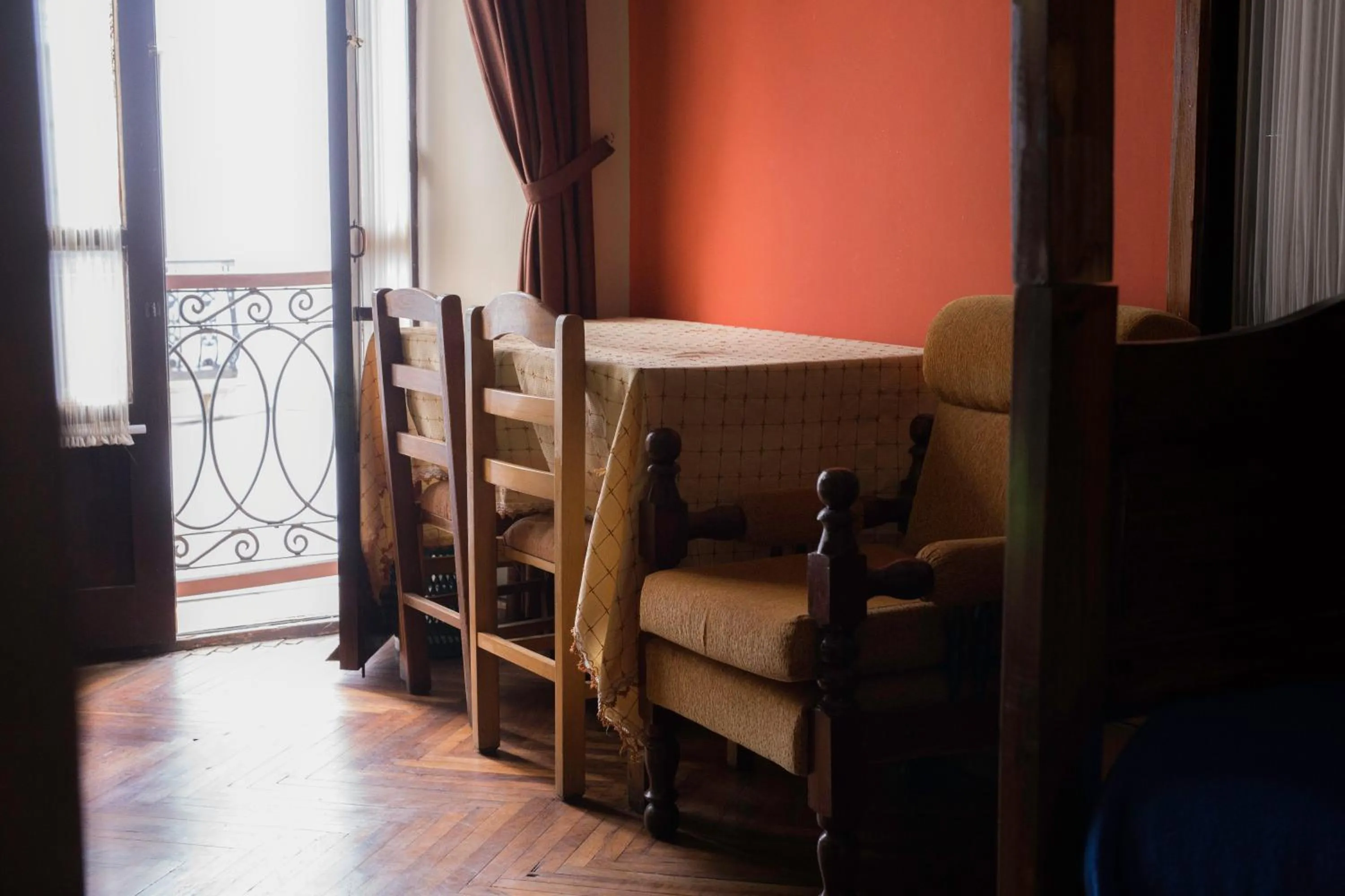 Photo of the whole room in Colors House