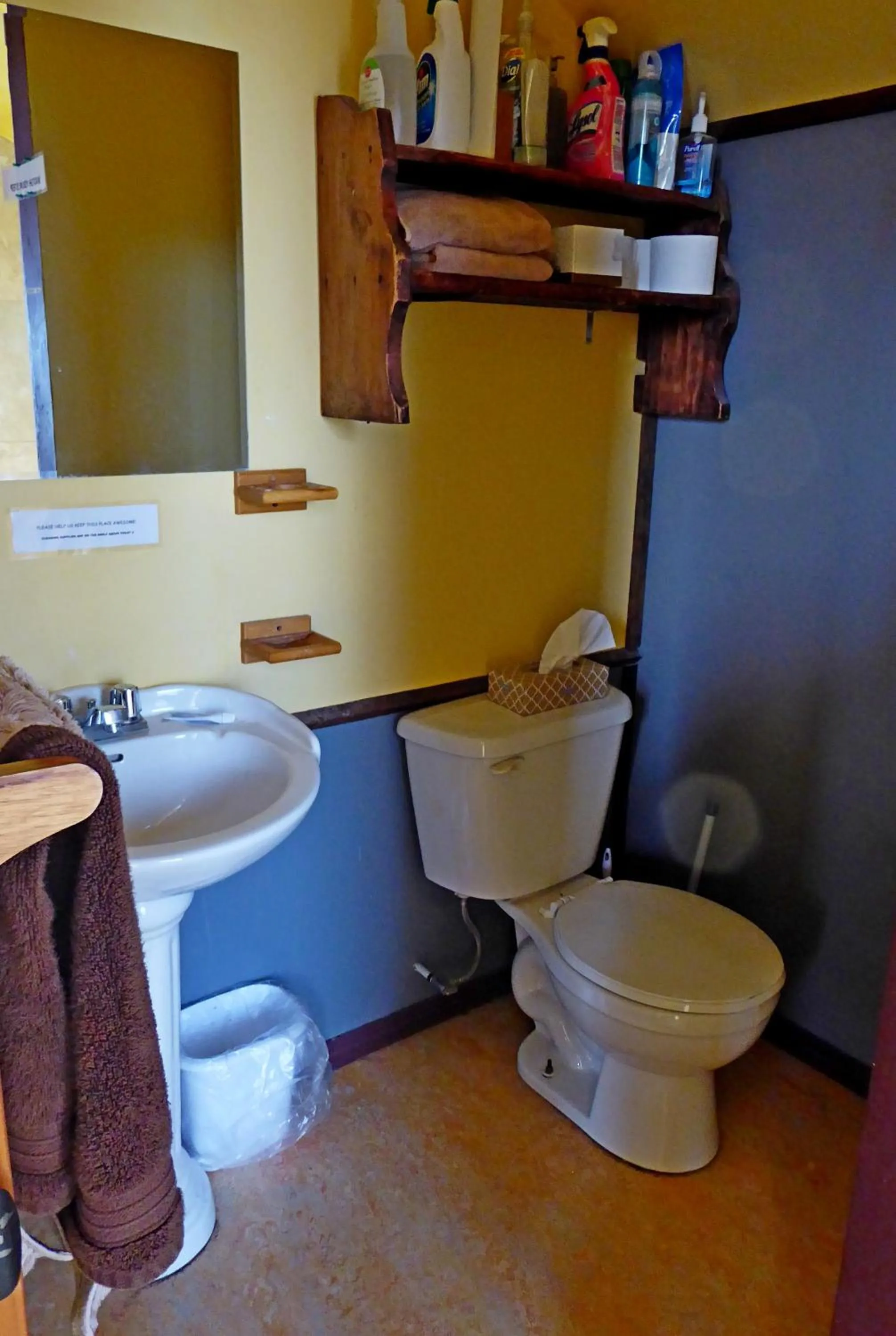 Toilet in Wanderer's Inn Backpackers Hostel
