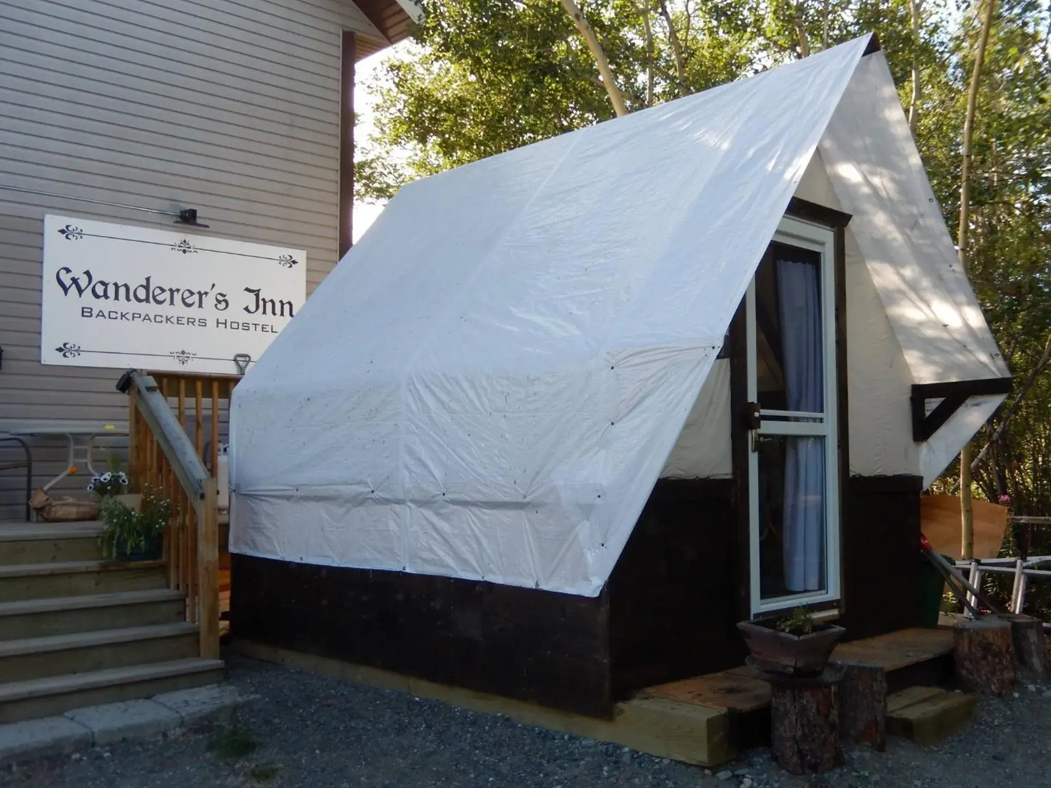 Tent in Wanderer's Inn Backpackers Hostel Tent in Wanderer's Inn Backpackers Hostel