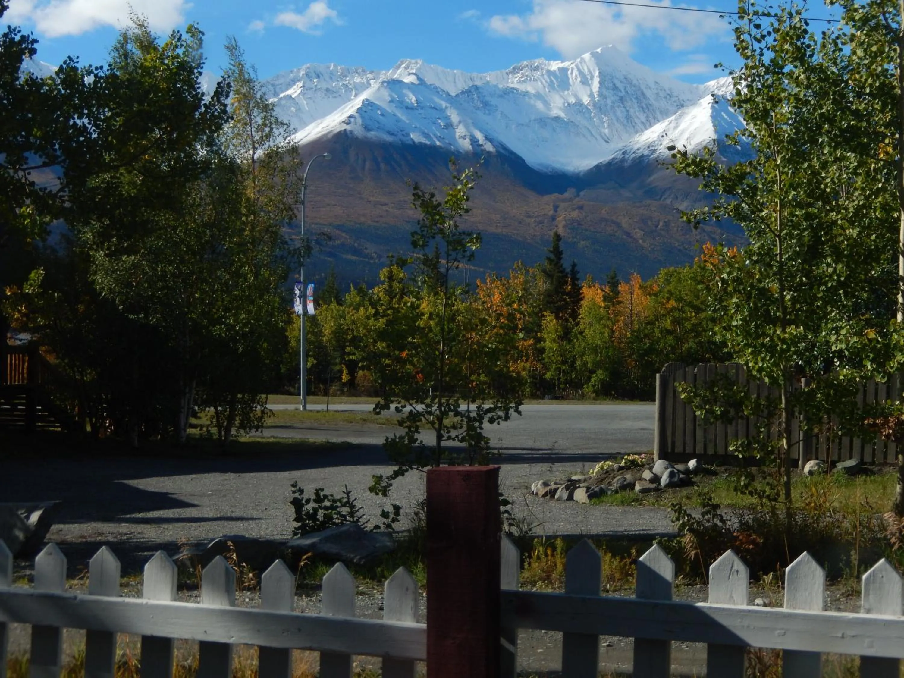Communal lounge/ TV room in Wanderer's Inn Backpackers Hostel