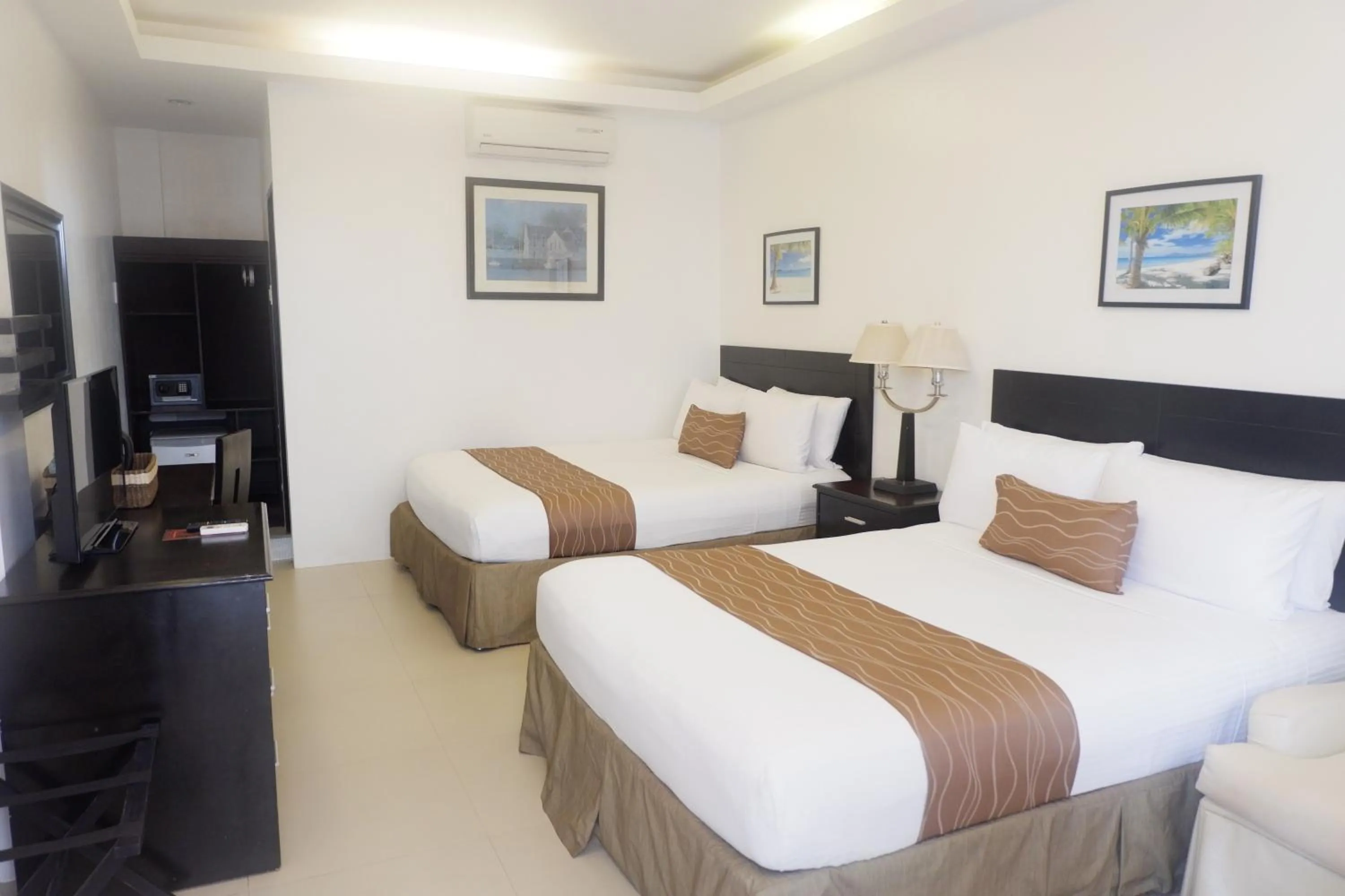 Bed in Chateau De Boracay