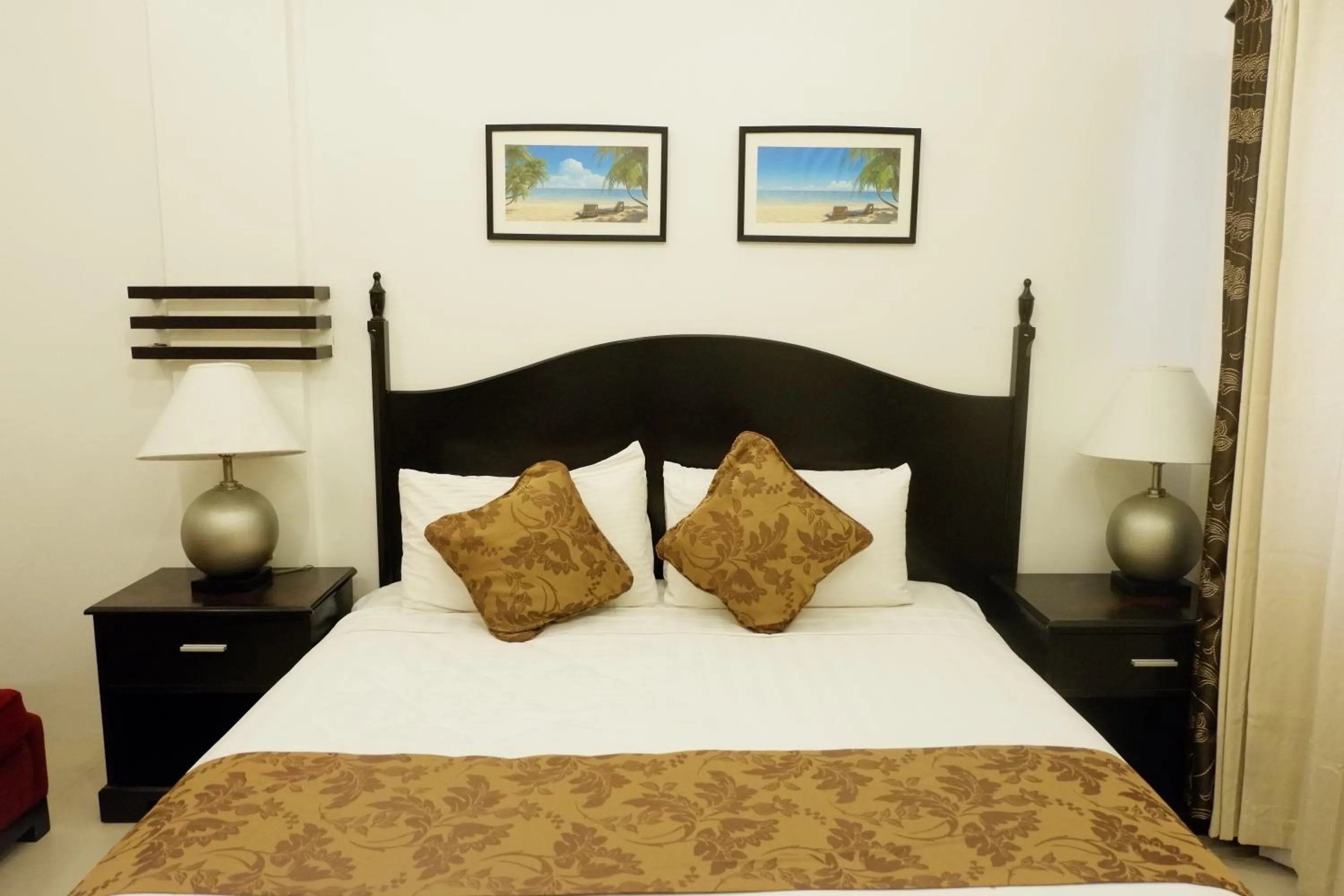 Bed in Chateau De Boracay