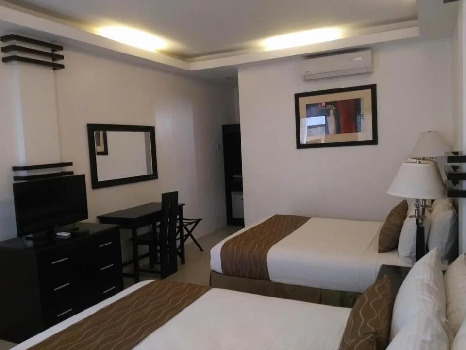 Photo of the whole room, Bed in Chateau De Boracay