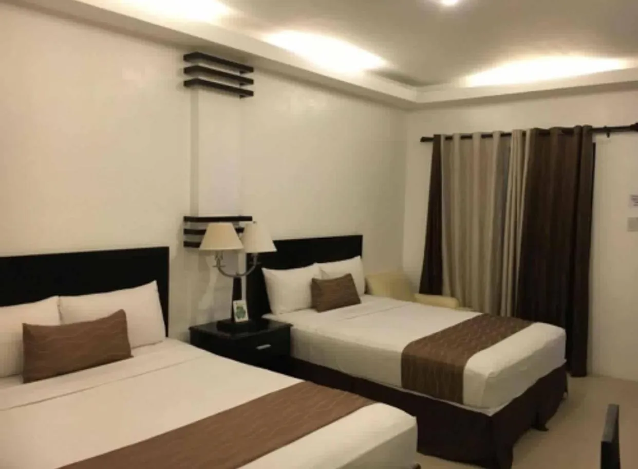 Bed in Chateau De Boracay