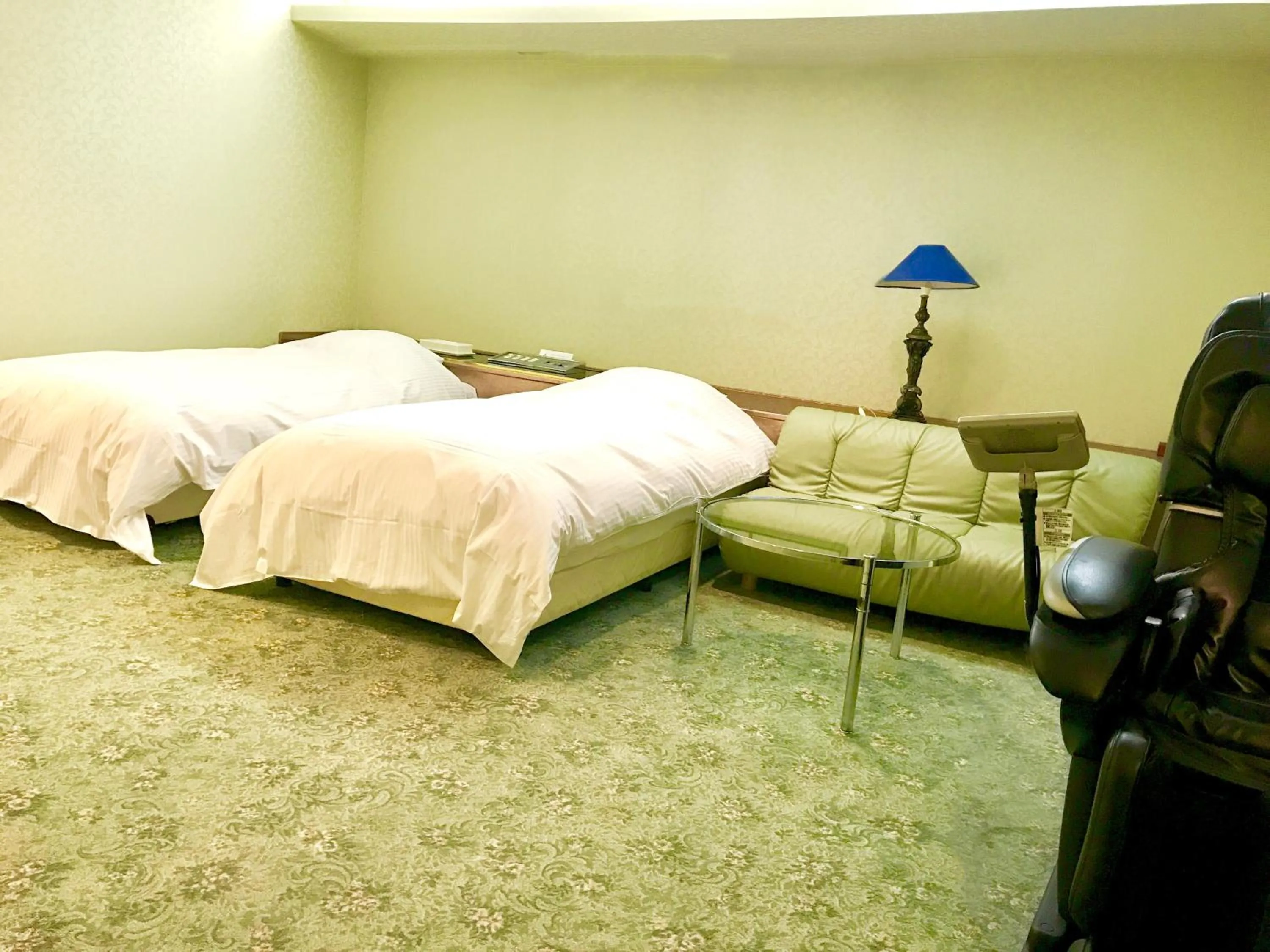 Photo of the whole room, Bed in Hotel Ritz Koshien
