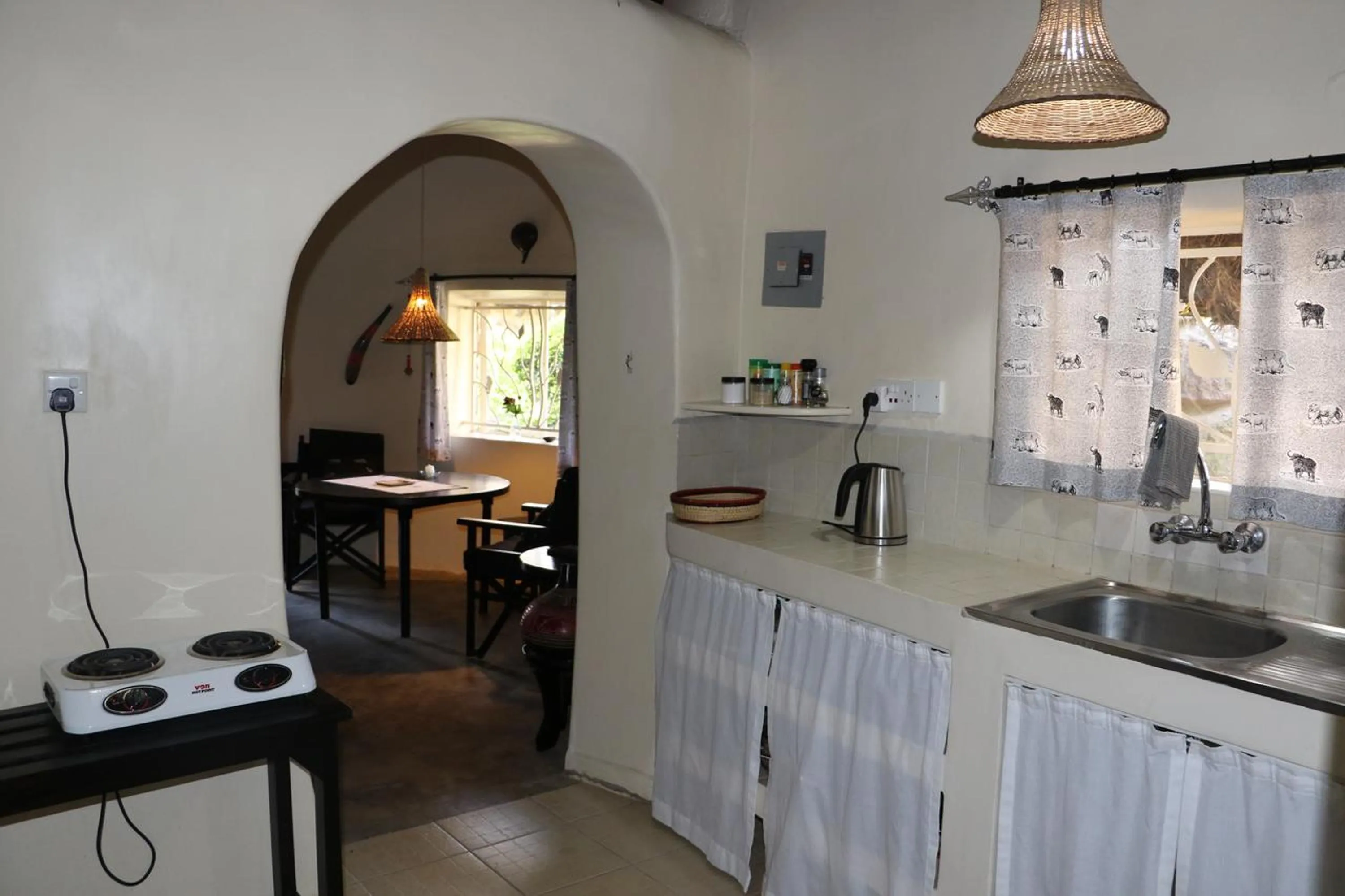 Kitchen or kitchenette in Nyati Hill Cottages
