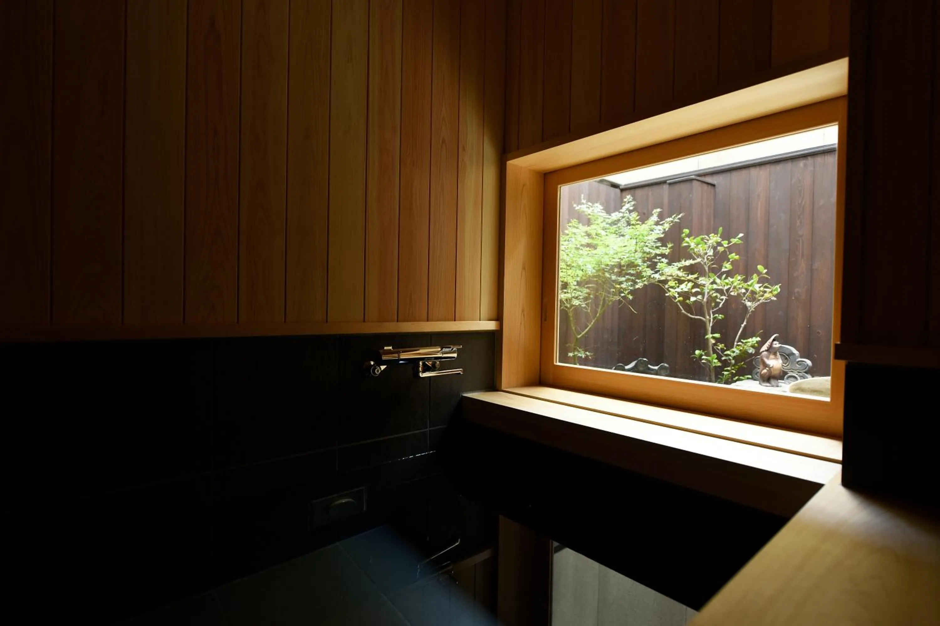 Shower in Kuraya Omiya Shimabara