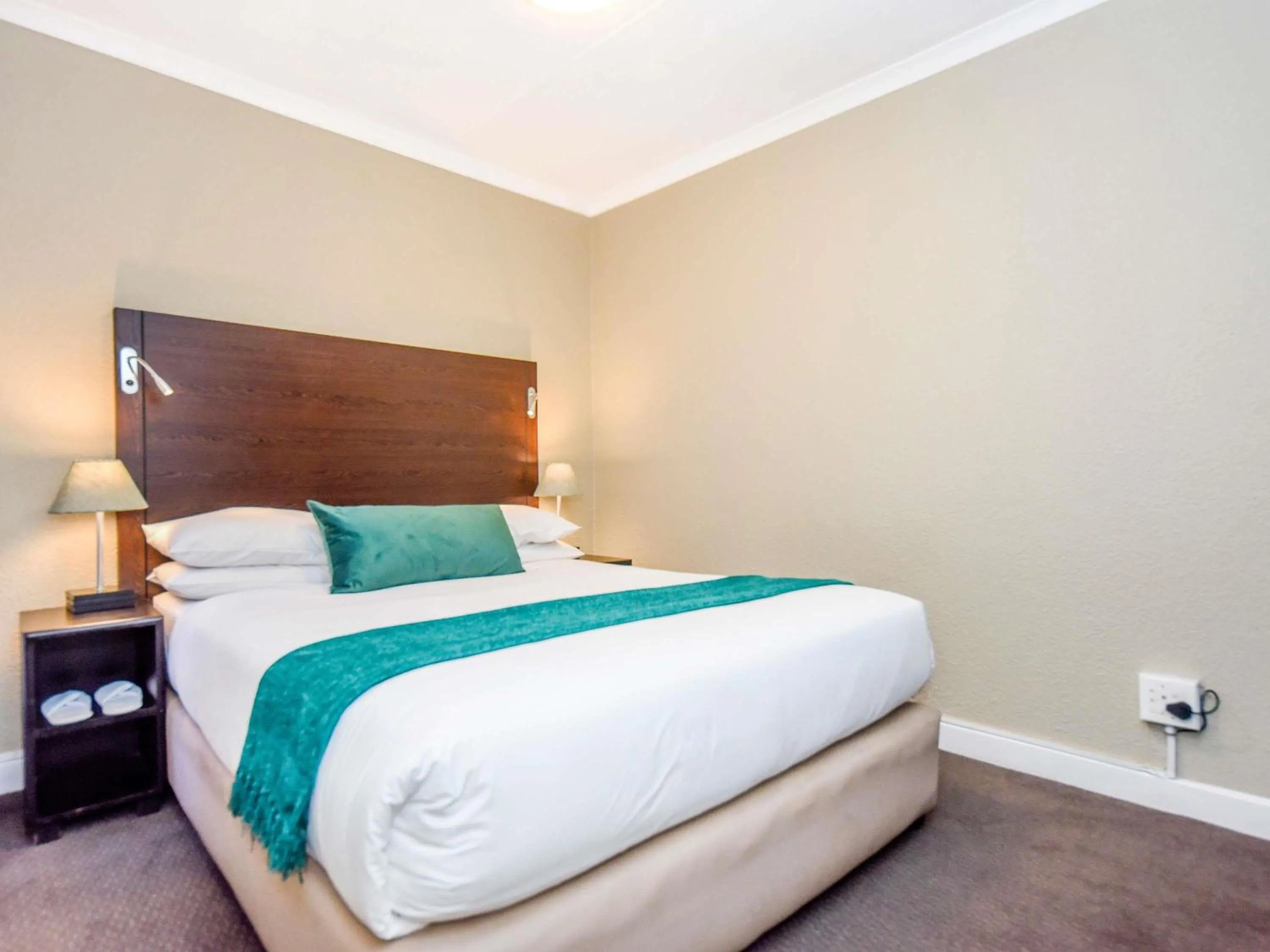 Bedroom, Bed in Mercure Hotel Bedfordview