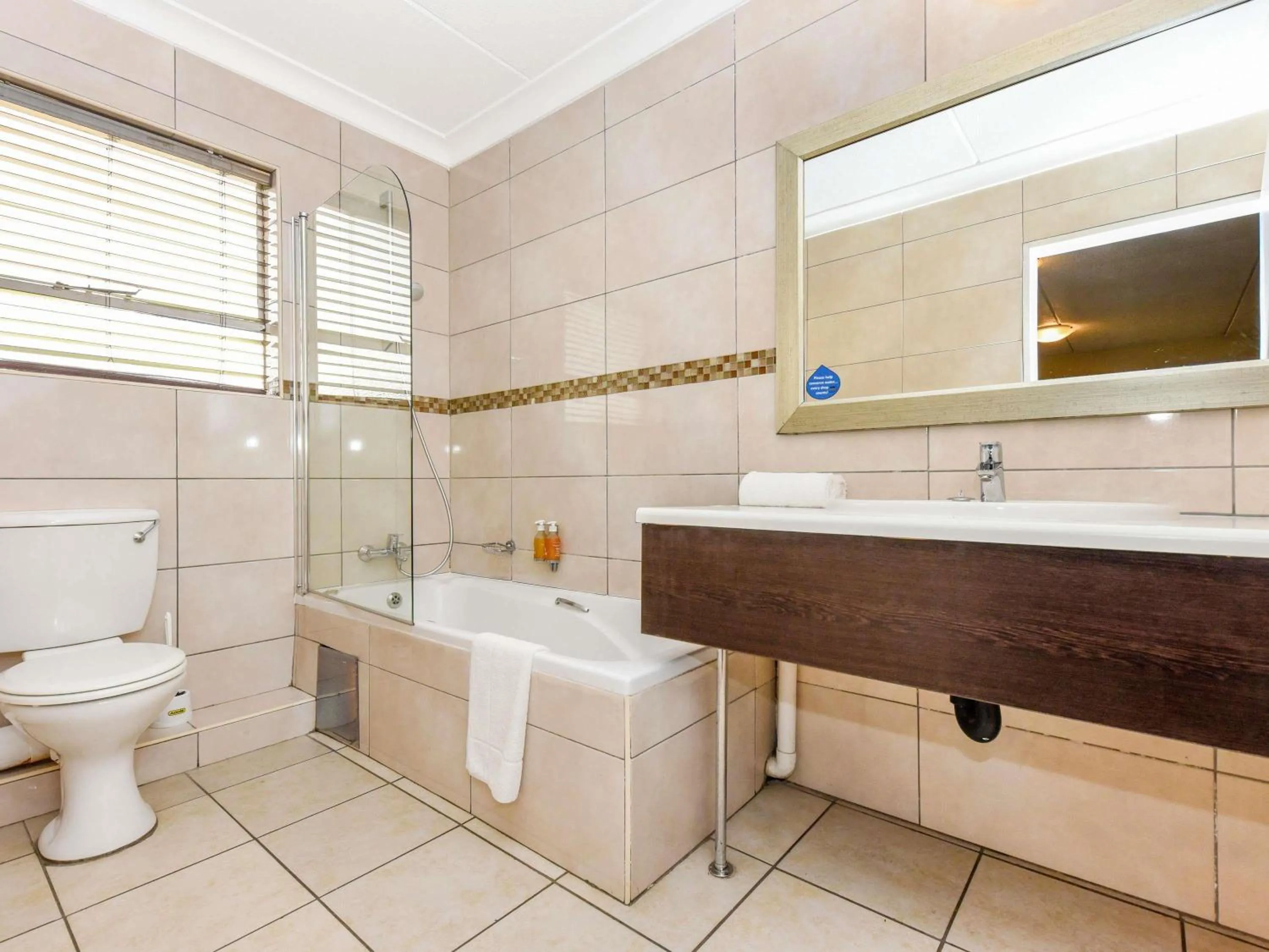 Bedroom in Mercure Hotel Bedfordview