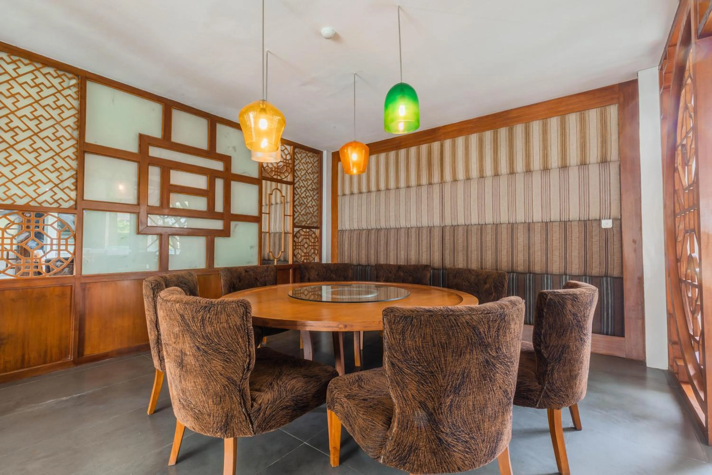 Restaurant/places to eat in The Leaf Jimbaran