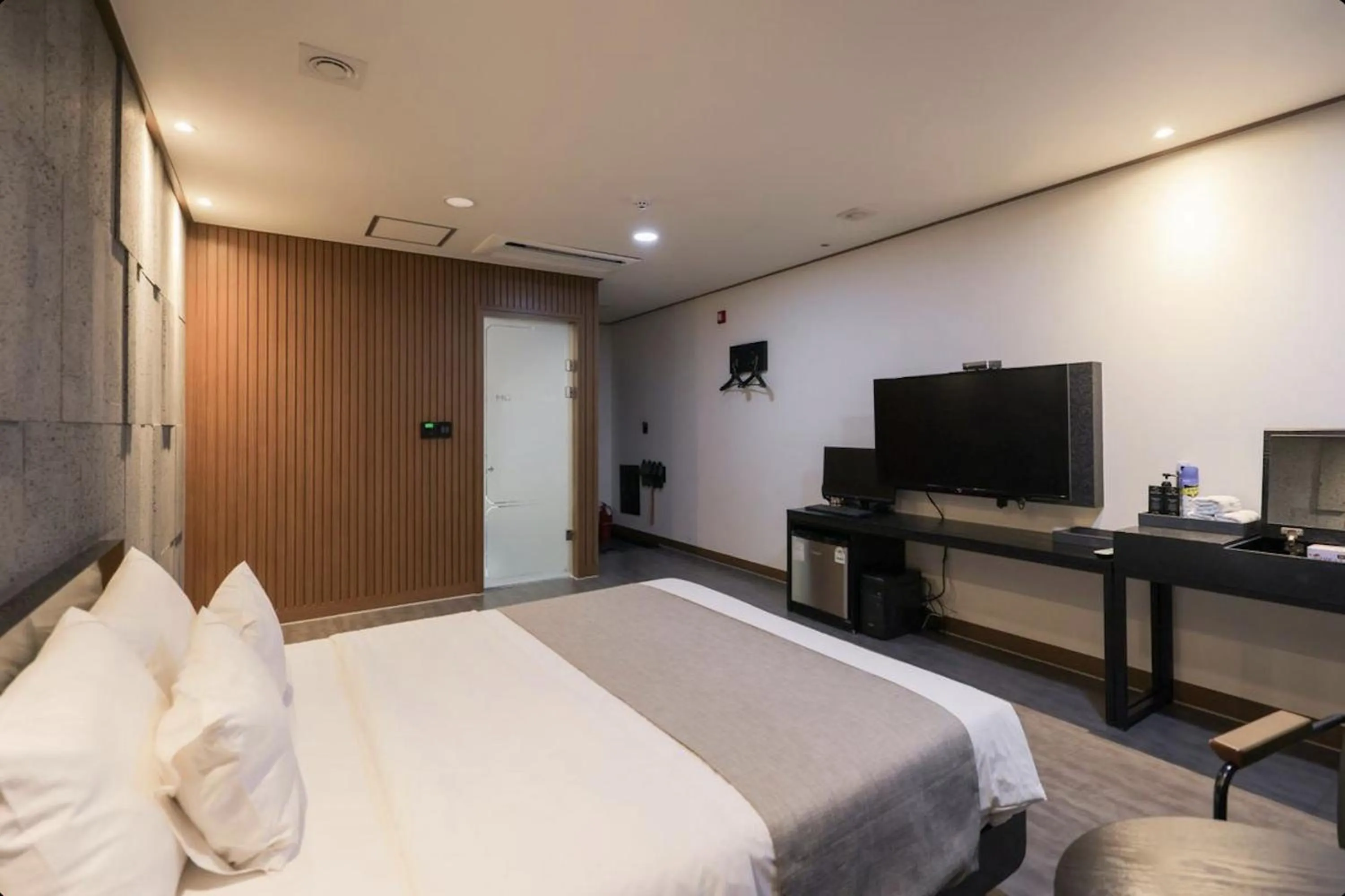 Bed in Yeosu Hotel Zava