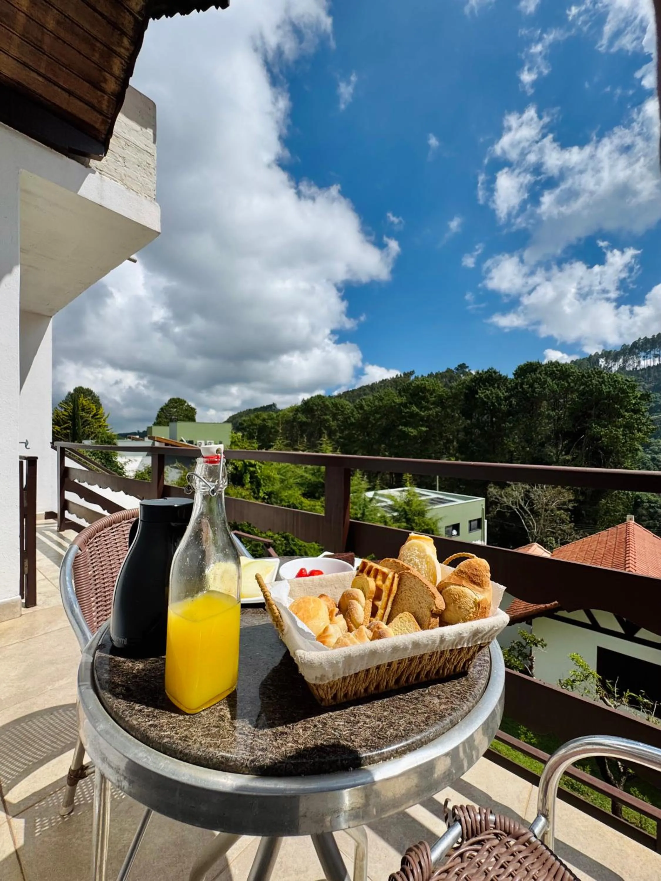Balcony/Terrace in Chalés Leopoldo em Monte Verde