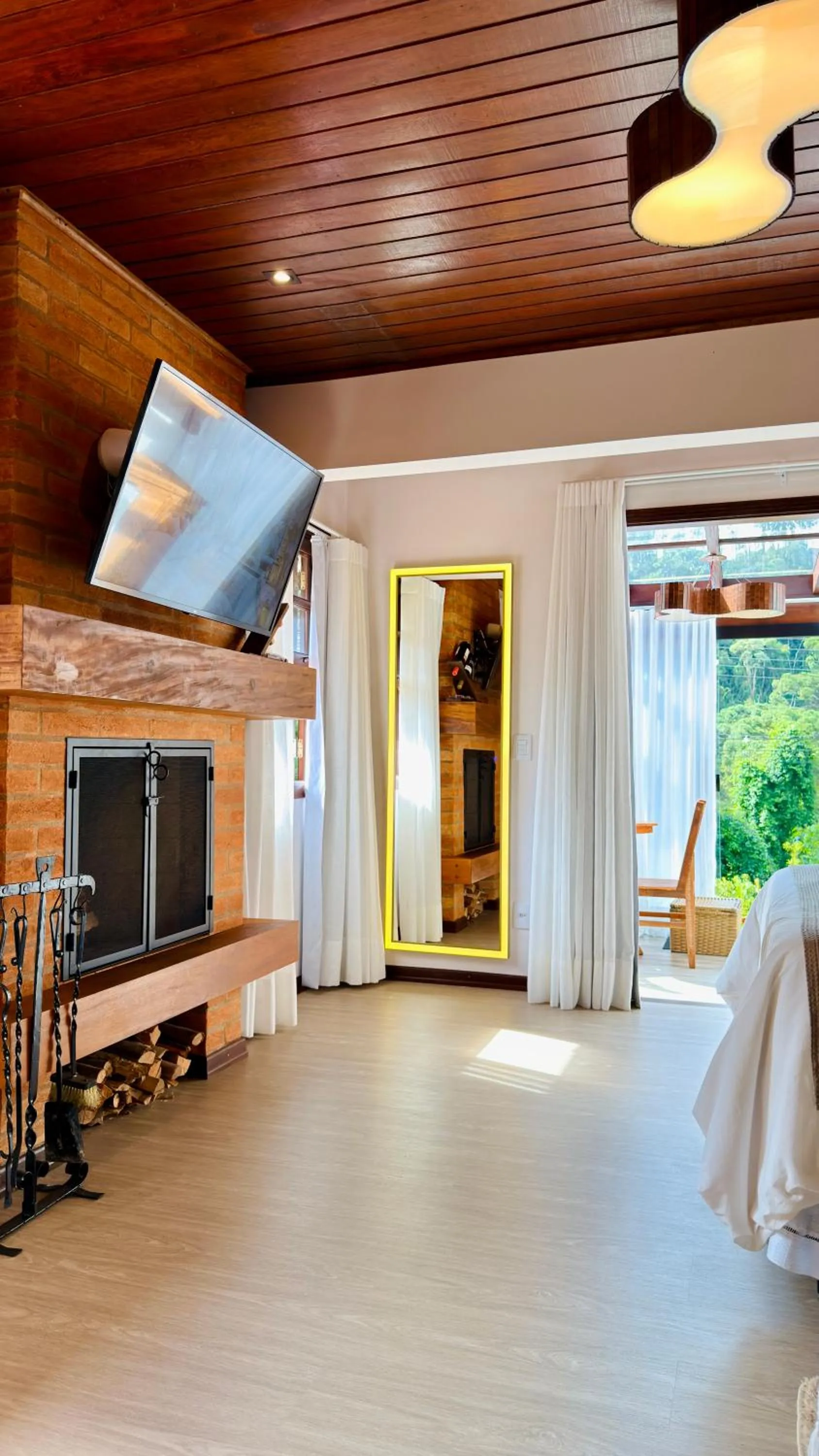 Photo of the whole room in Chalés Leopoldo em Monte Verde