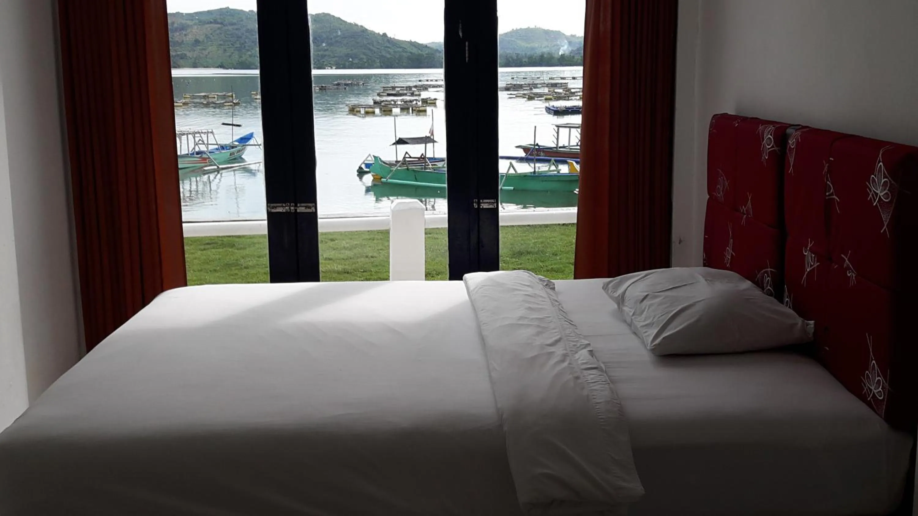 Bed in Spear Beach House