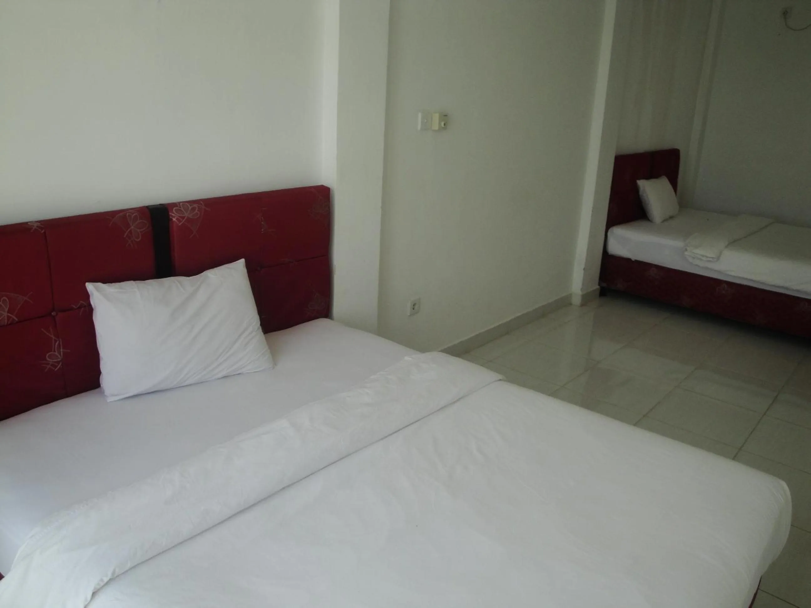 Bedroom, Bed in Spear Beach House
