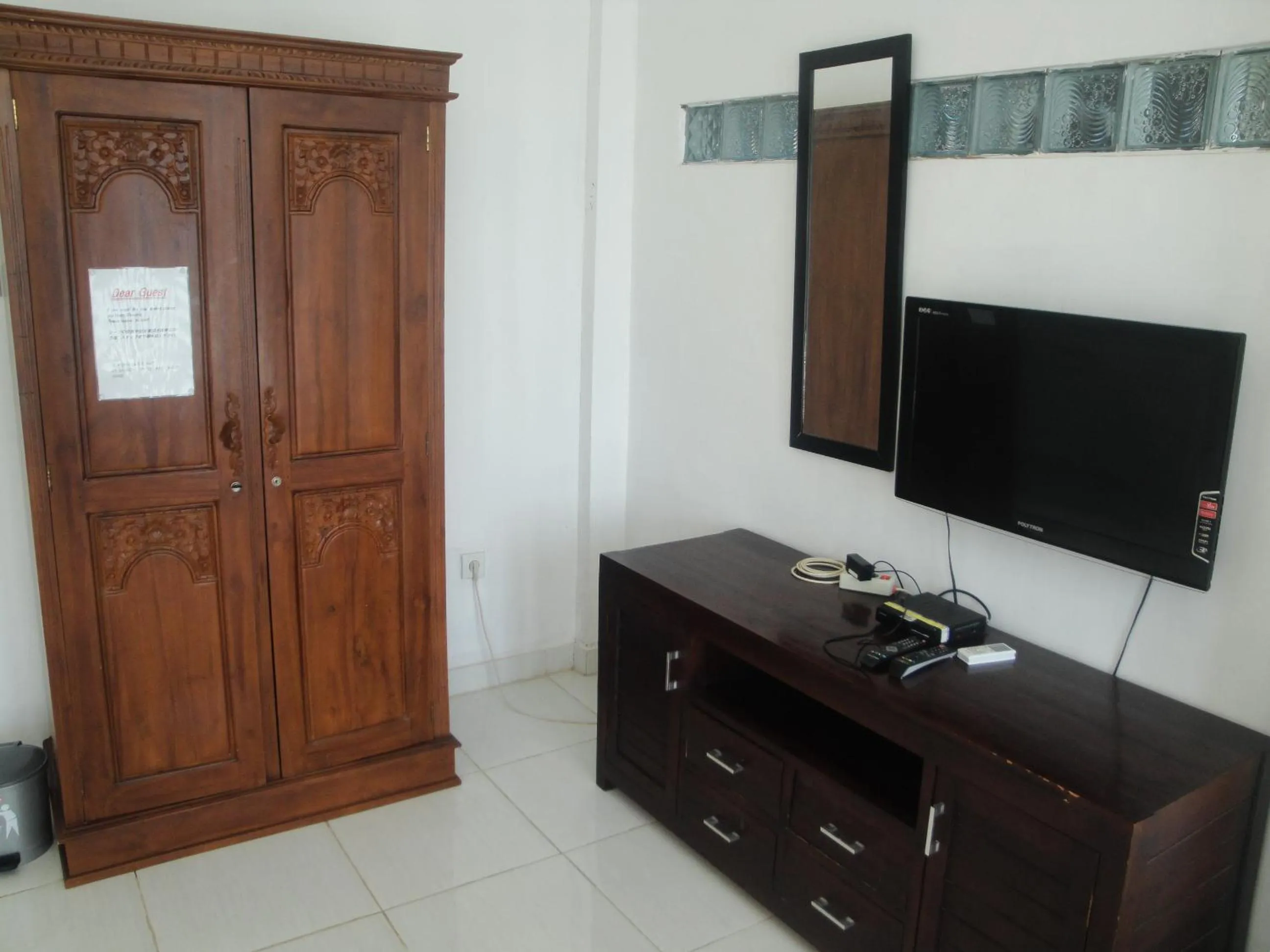 TV and multimedia in Spear Beach House