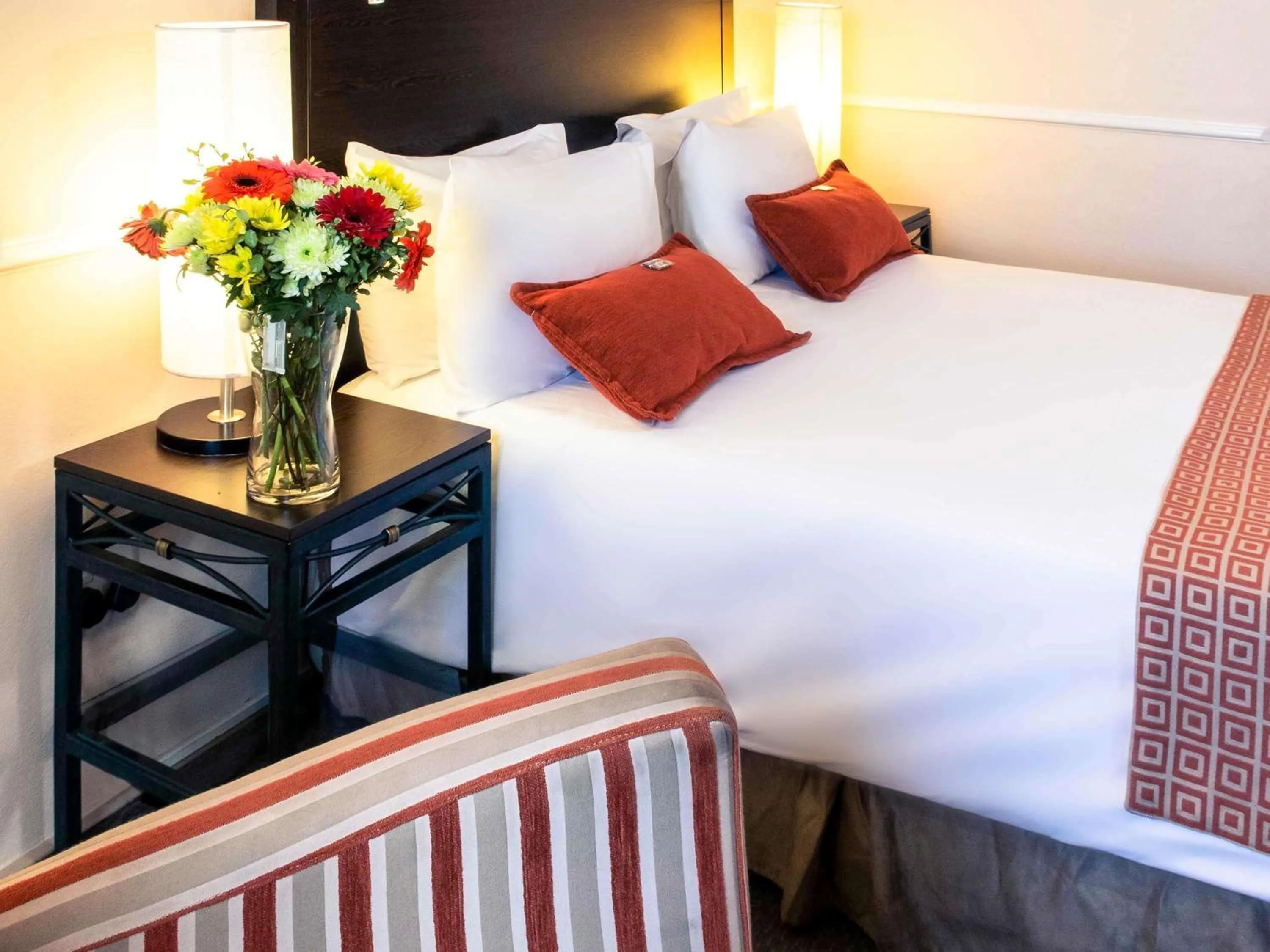 Bedroom, Bed in Mercure Johannesburg Midrand