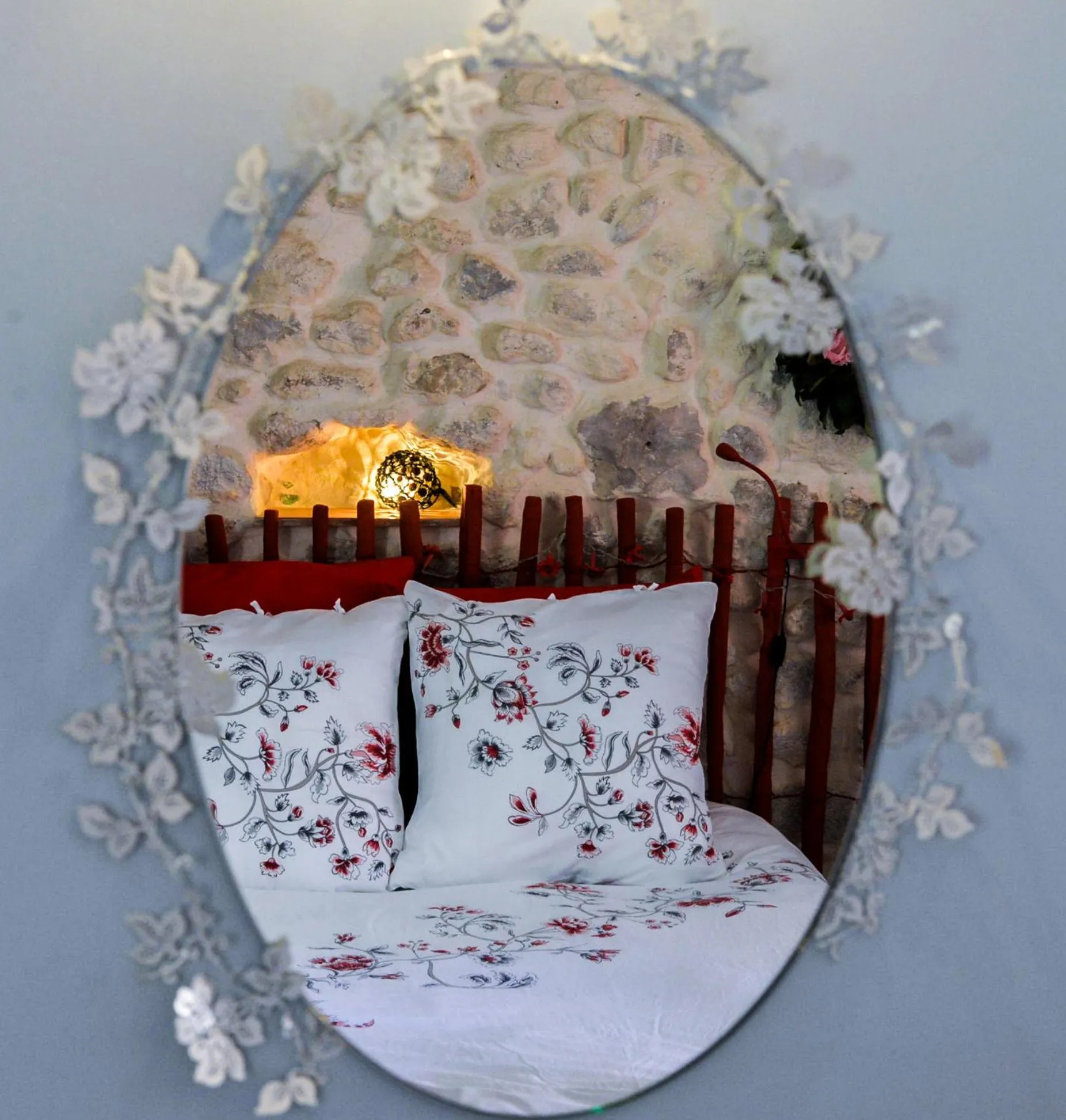 Decorative detail in Le Duplex de Lapparan