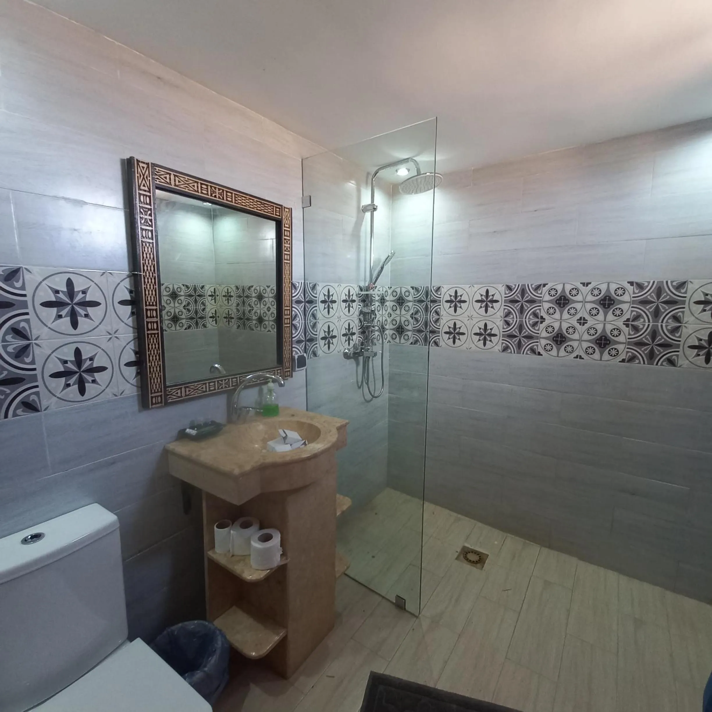 Shower in Hotel Berber Palace Merzouga