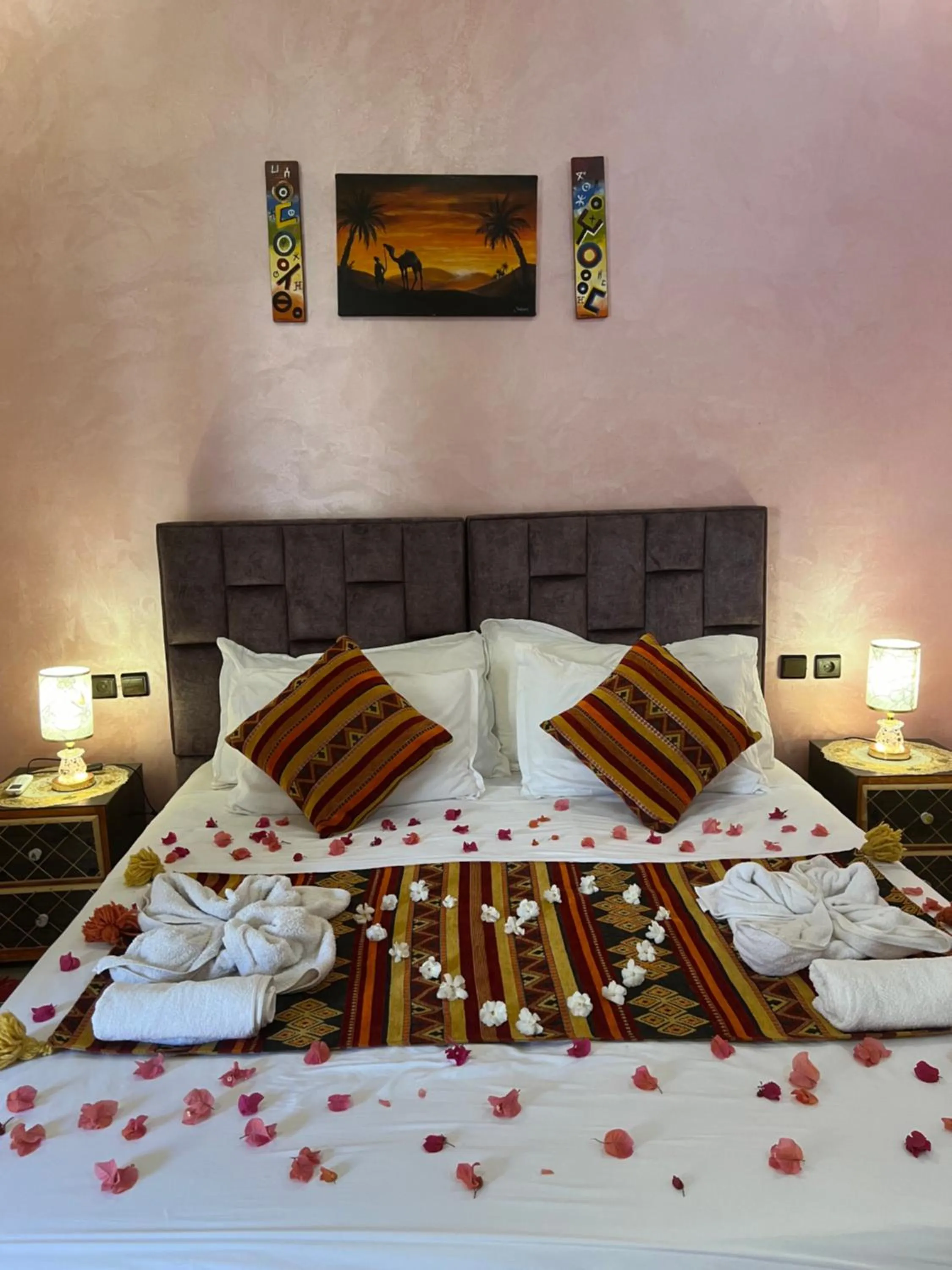 Property building, Bed in Hotel Berber Palace Merzouga