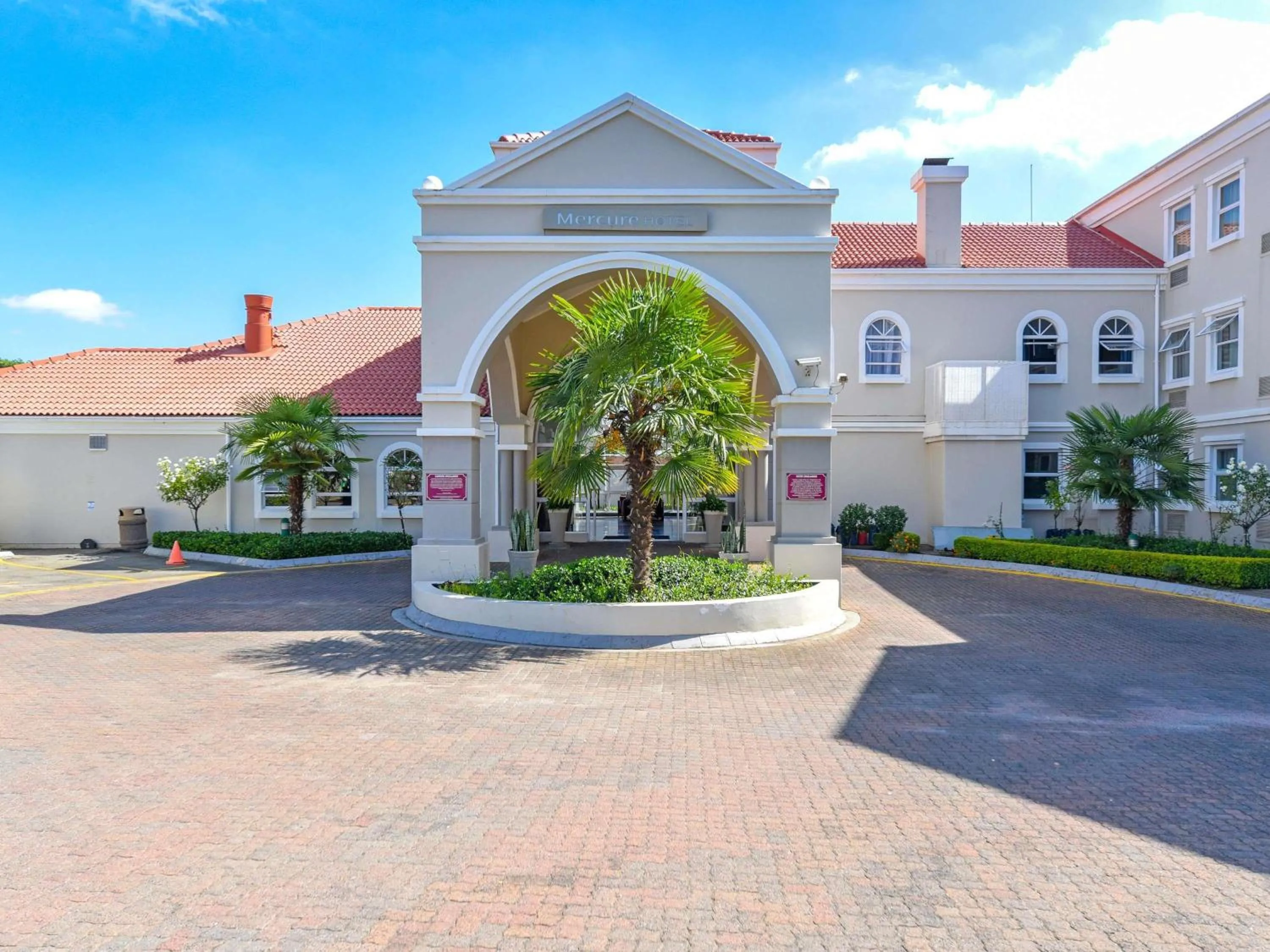 Property building in Mercure Johannesburg Randburg