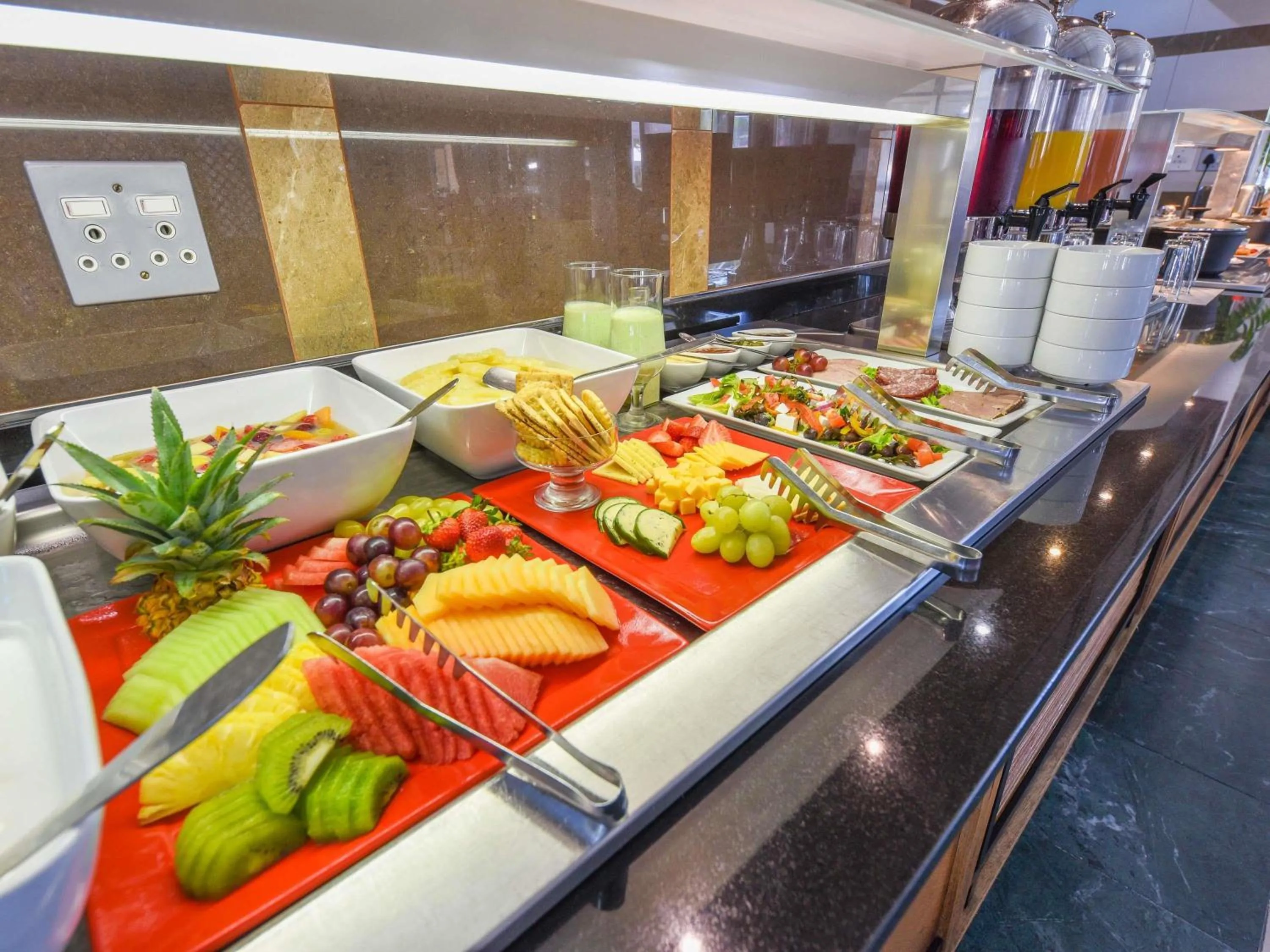 Restaurant/places to eat in Mercure Johannesburg Randburg