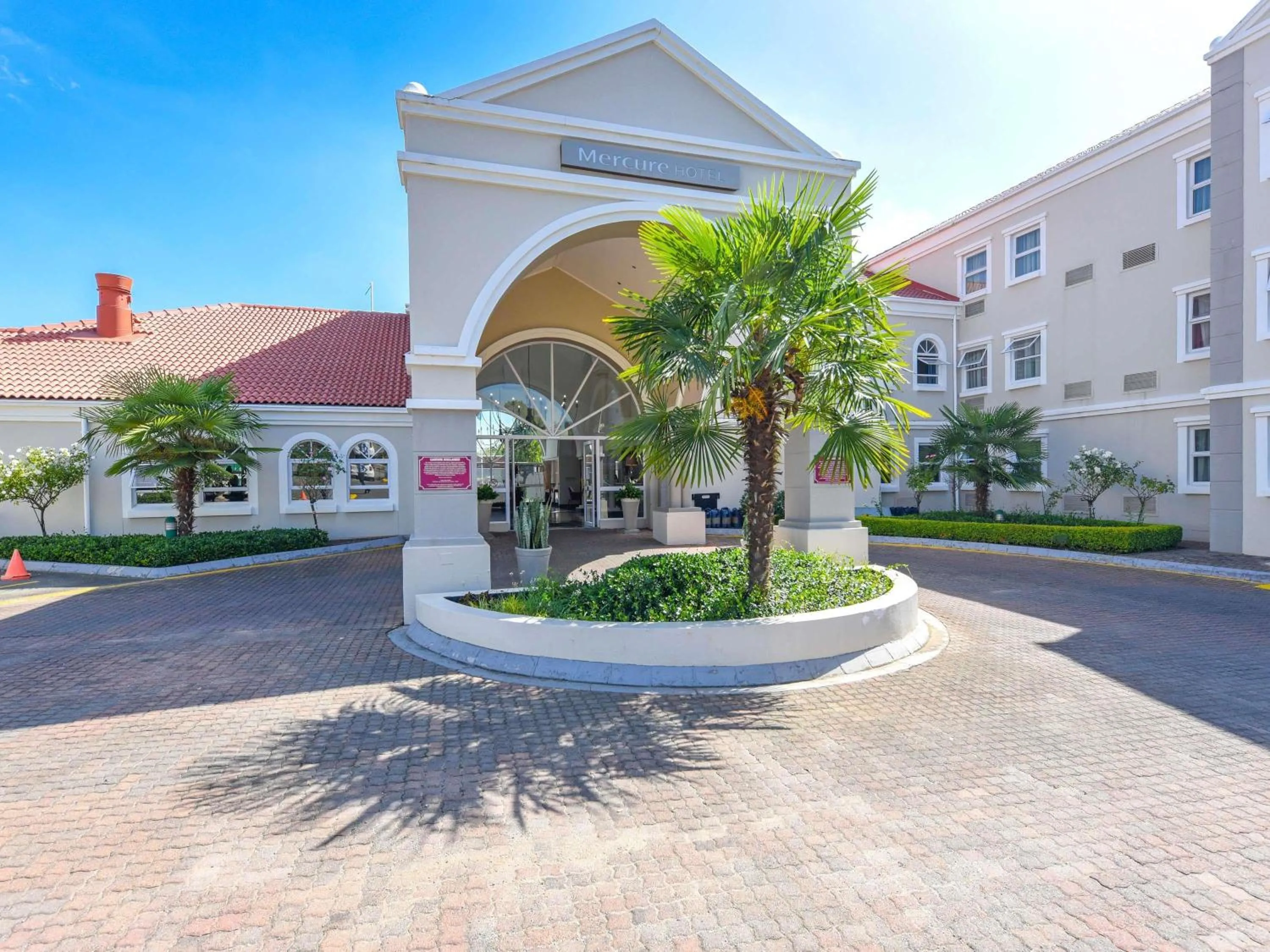 Property building in Mercure Johannesburg Randburg